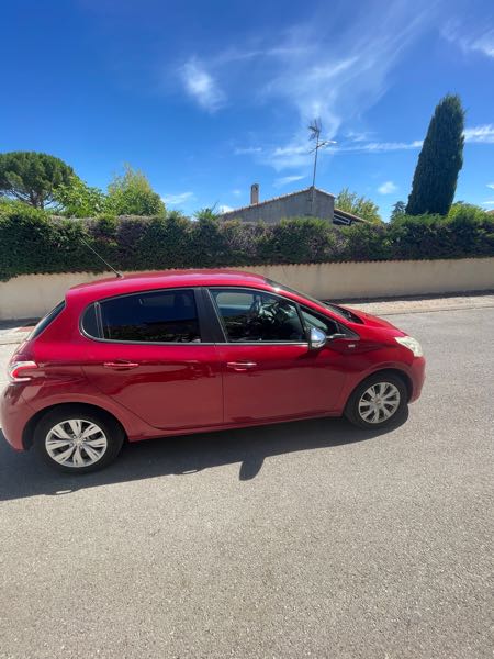 Peugeot 208 1.4 HDI 68 STYLE 5P