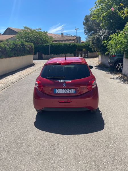 Peugeot 208 1.4 HDI 68 STYLE 5P