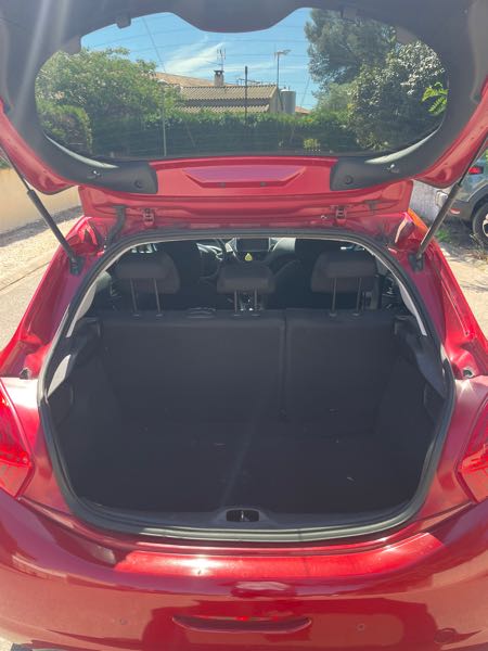 Peugeot 208 1.4 HDI 68 STYLE 5P