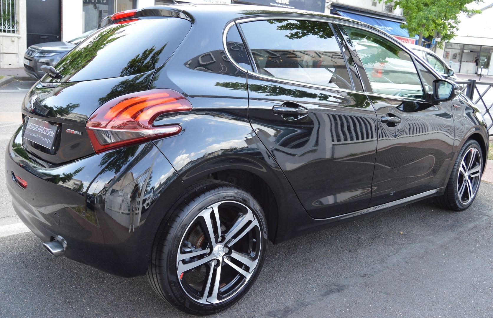 Peugeot 208 1.2 PURETECH 110CH E6.C GT LINE S&S EAT6 5P