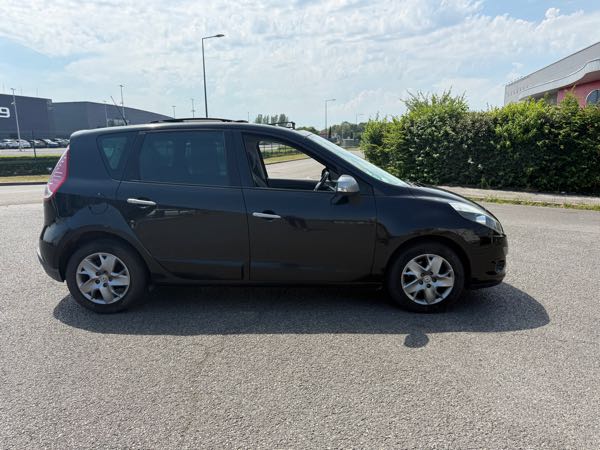 Renault Scenic III 1.5 DCI 110