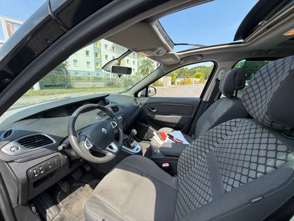 Renault Scenic III 1.5 DCI 110