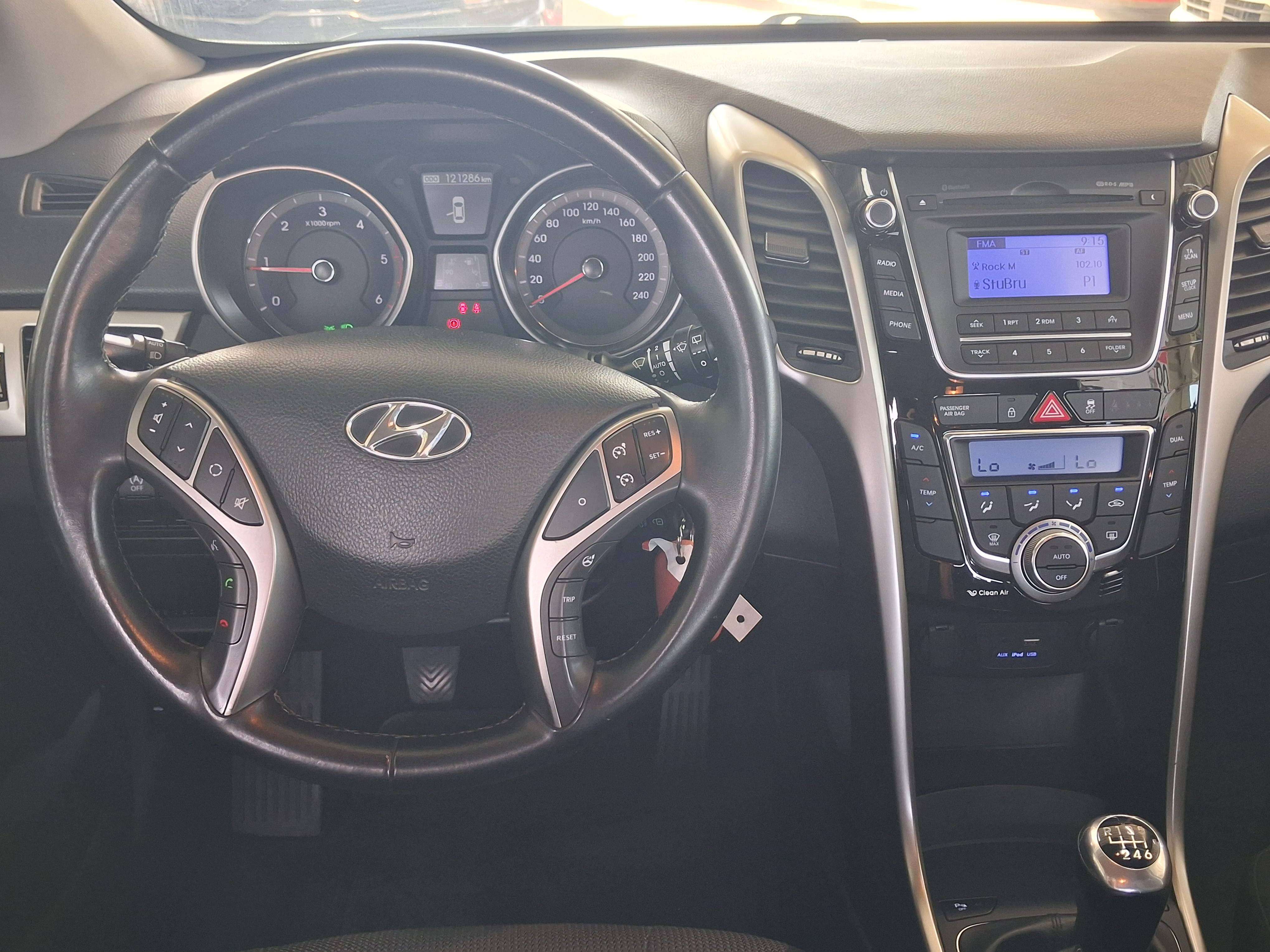 Hyundai i30 i30 SW 1.6 CRDi Cool ISG/ATTELAGE/CLIM/USB/BLUETOOTH/GARANTIE