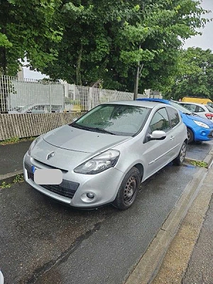 Renault Clio IV 1.2 16V 75 AUTHENTIQUE