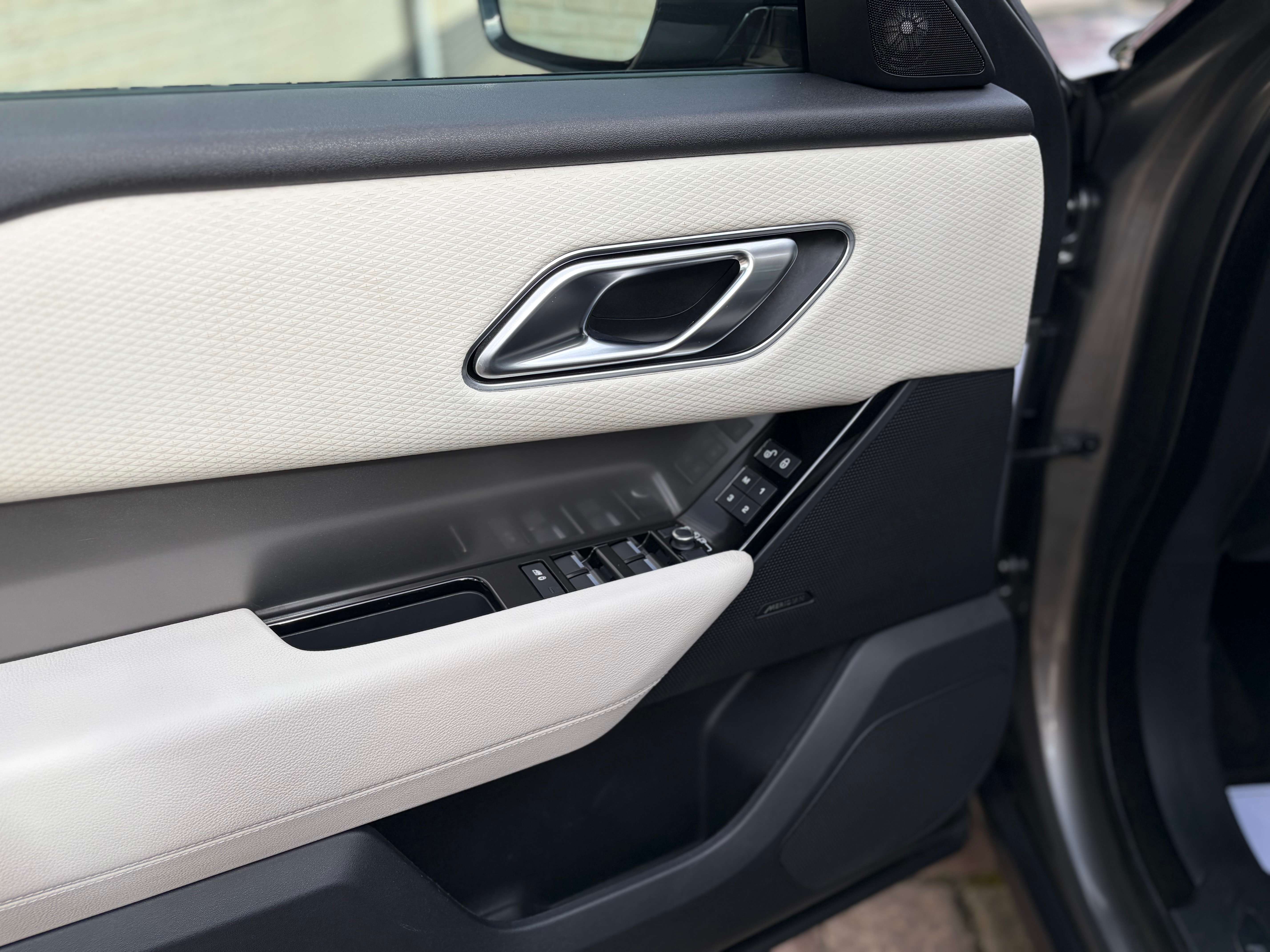 Land Rover Range Rover Velar 2.0 Turbo P250 S  ### 76000 km ###
