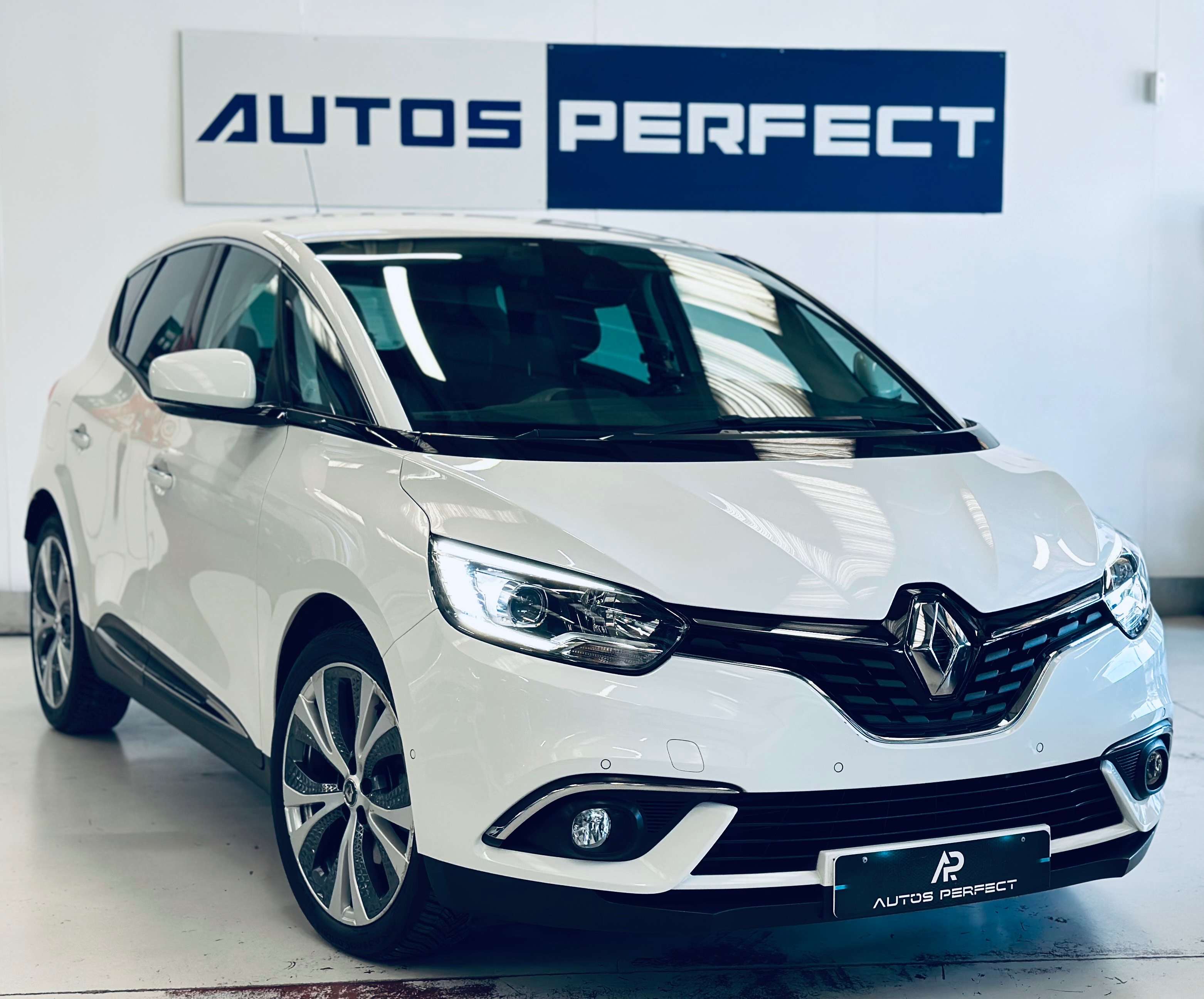 Renault Scenic 1.7dCi CAMERA PDC CLIM BIZONE NAVI AIDE CONDUITE