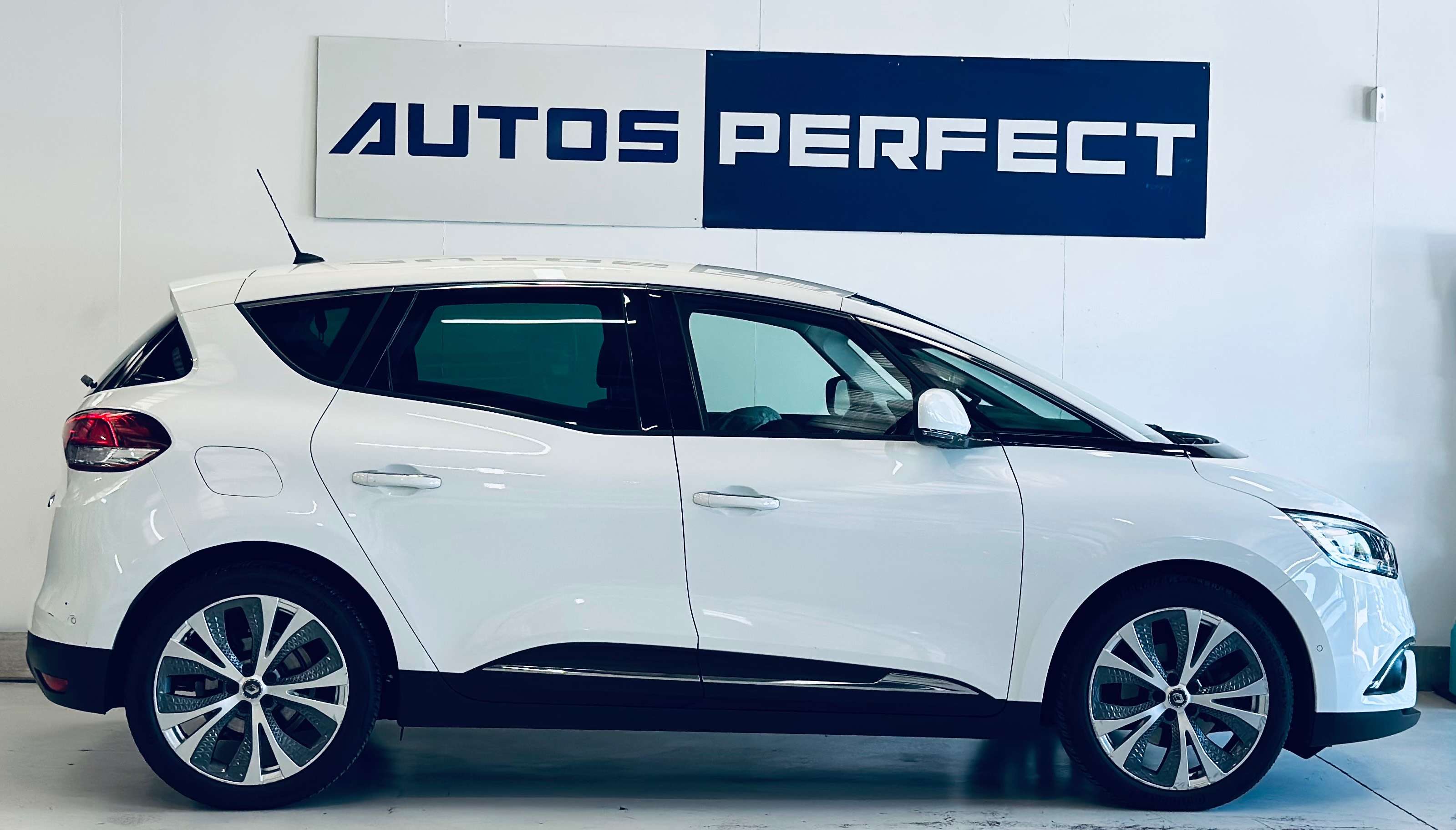 Renault Scenic 1.7dCi CAMERA PDC CLIM BIZONE NAVI AIDE CONDUITE