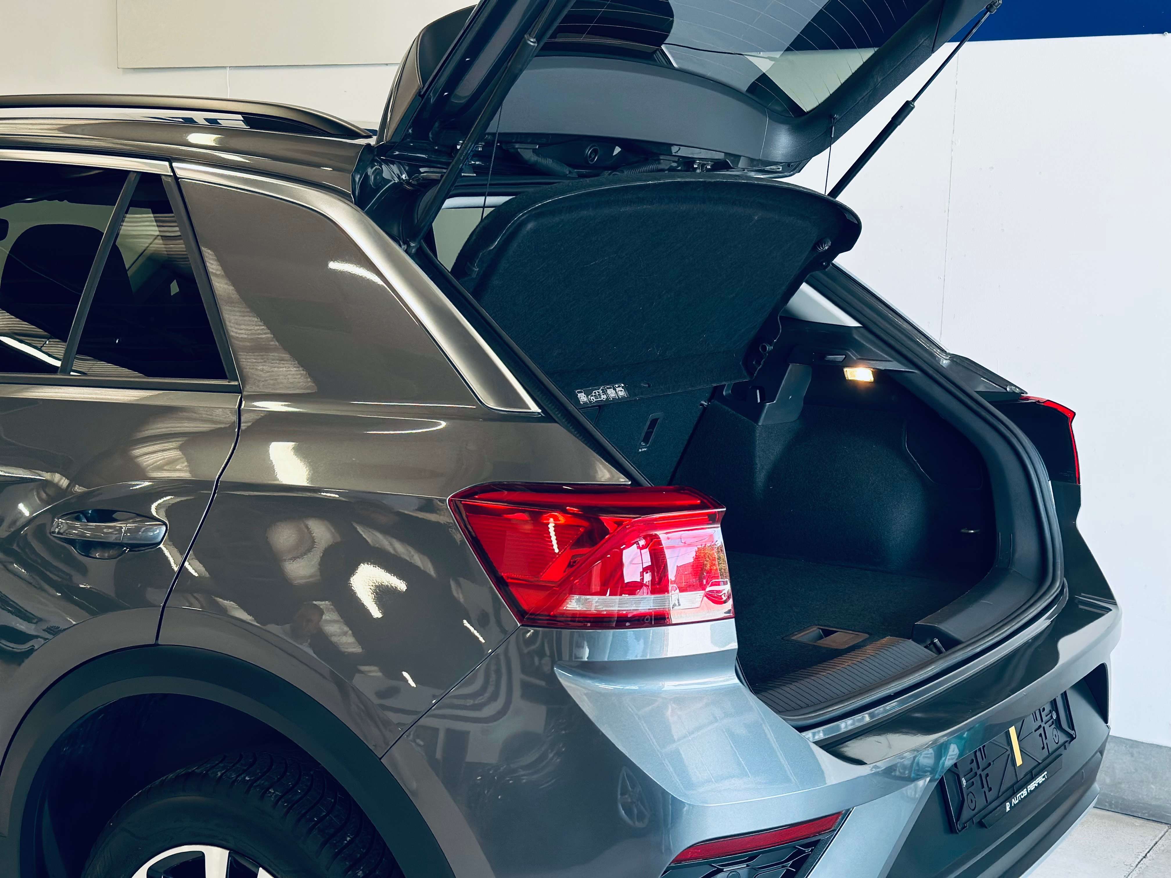 Volkswagen T-Roc 2.0TDi United PDC CARPLAY CLIM CRUISE ADAPTATIF JA17