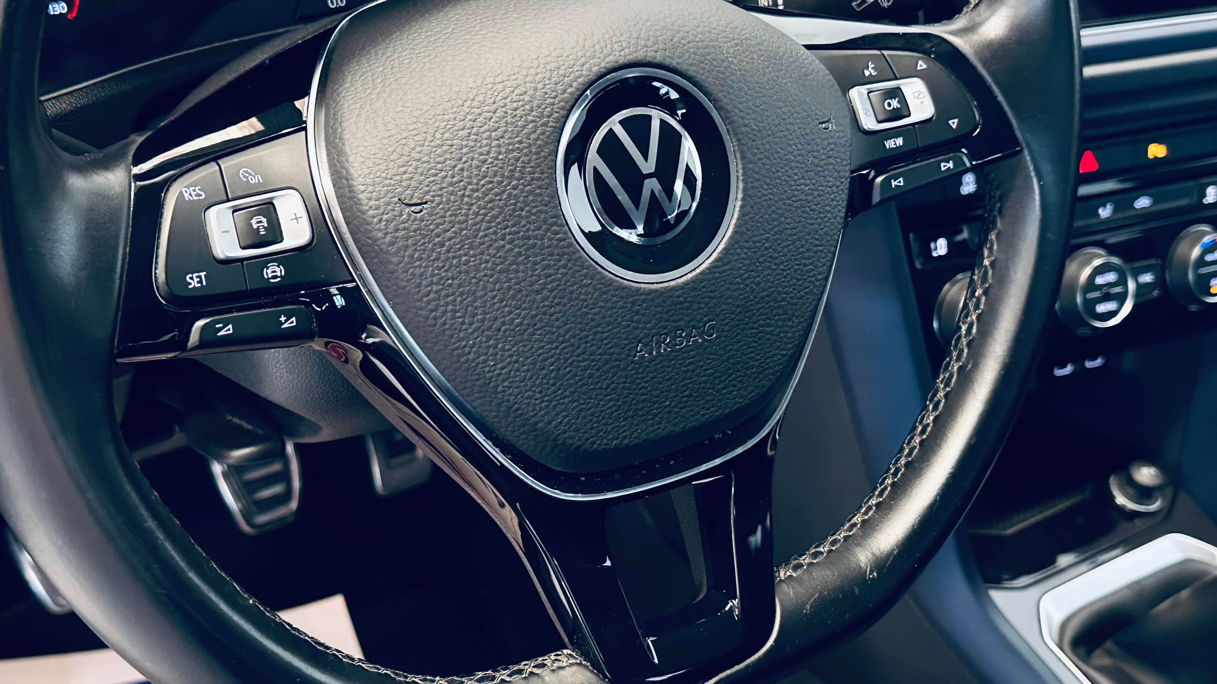 Volkswagen T-Roc 2.0TDi United PDC CARPLAY CLIM CRUISE ADAPTATIF JA17