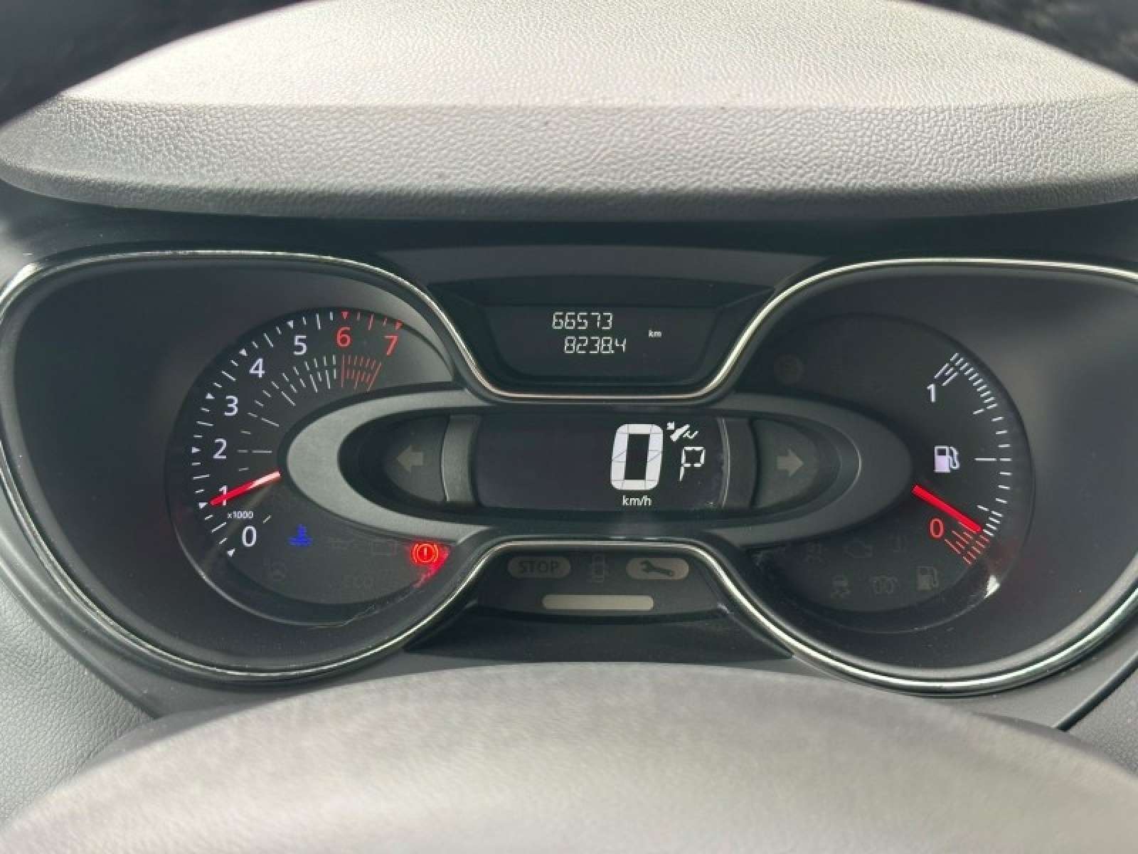 Renault Captur INITIAL PARIS