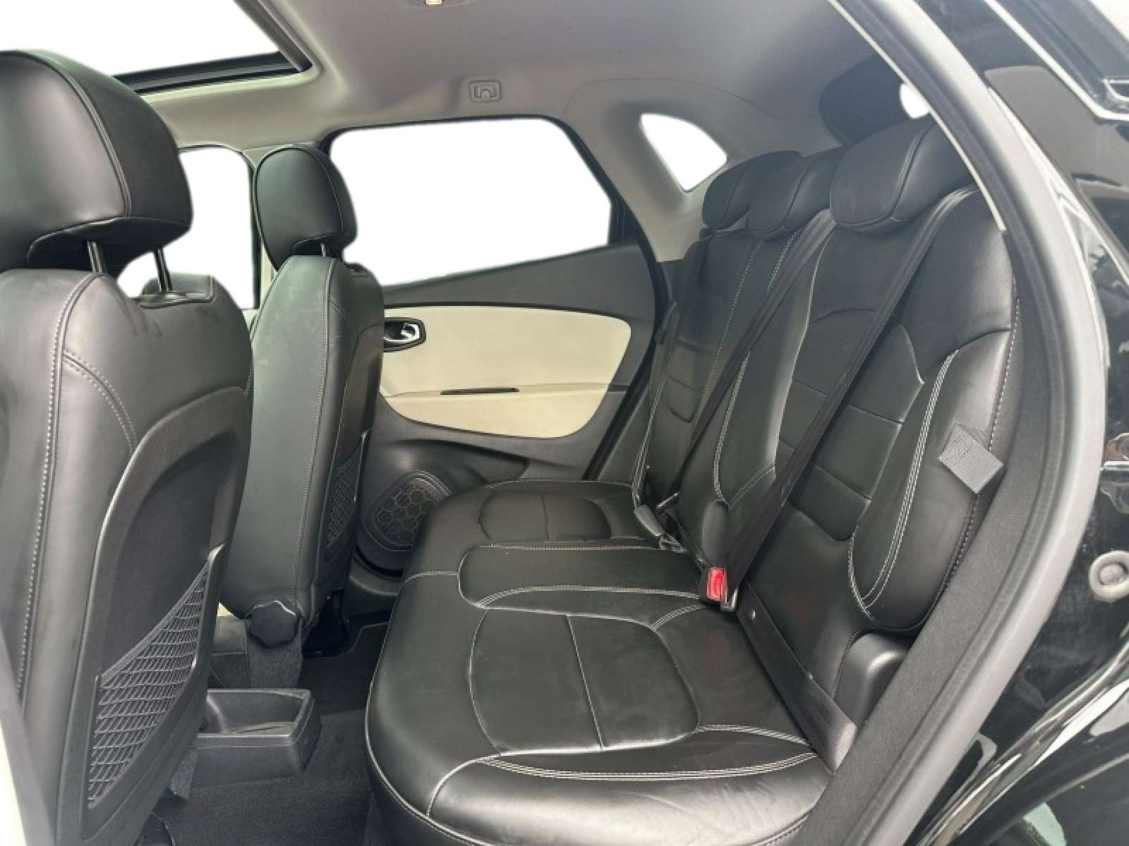 Renault Captur INITIAL PARIS