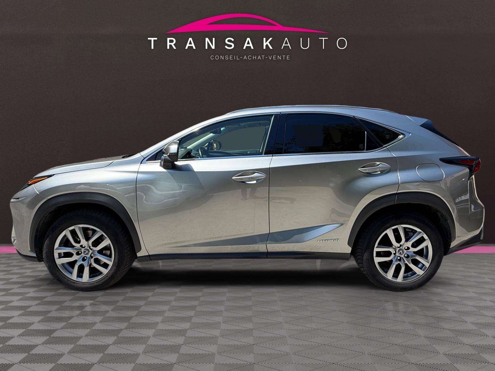 Lexus NX 300h NX 300h 2.5i AWD Luxe / Toit ouvrant / Carnet complet / Garantie 12 mois valable chez Lexus
