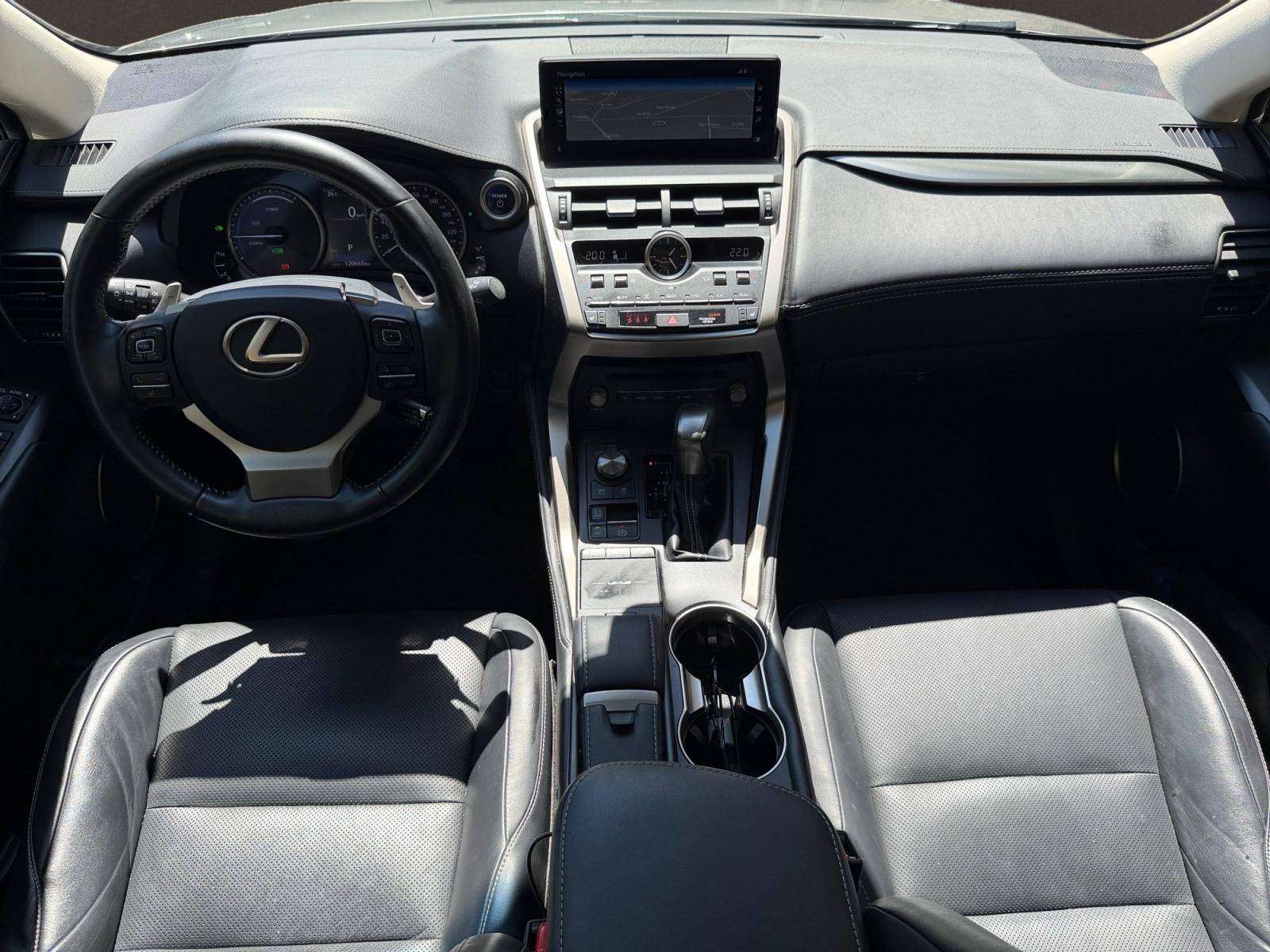 Lexus NX 300h NX 300h 2.5i AWD Luxe / Toit ouvrant / Carnet complet / Garantie 12 mois valable chez Lexus