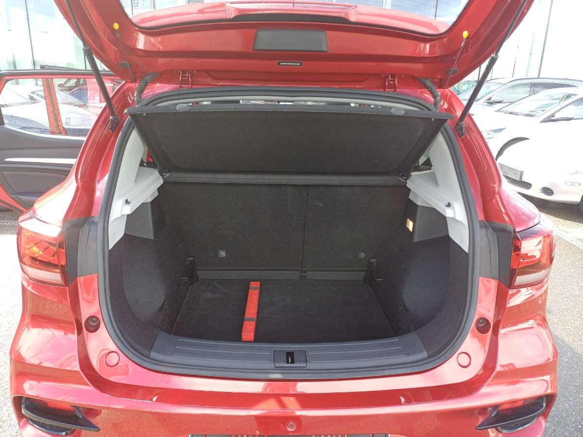MG ZS LUXURY