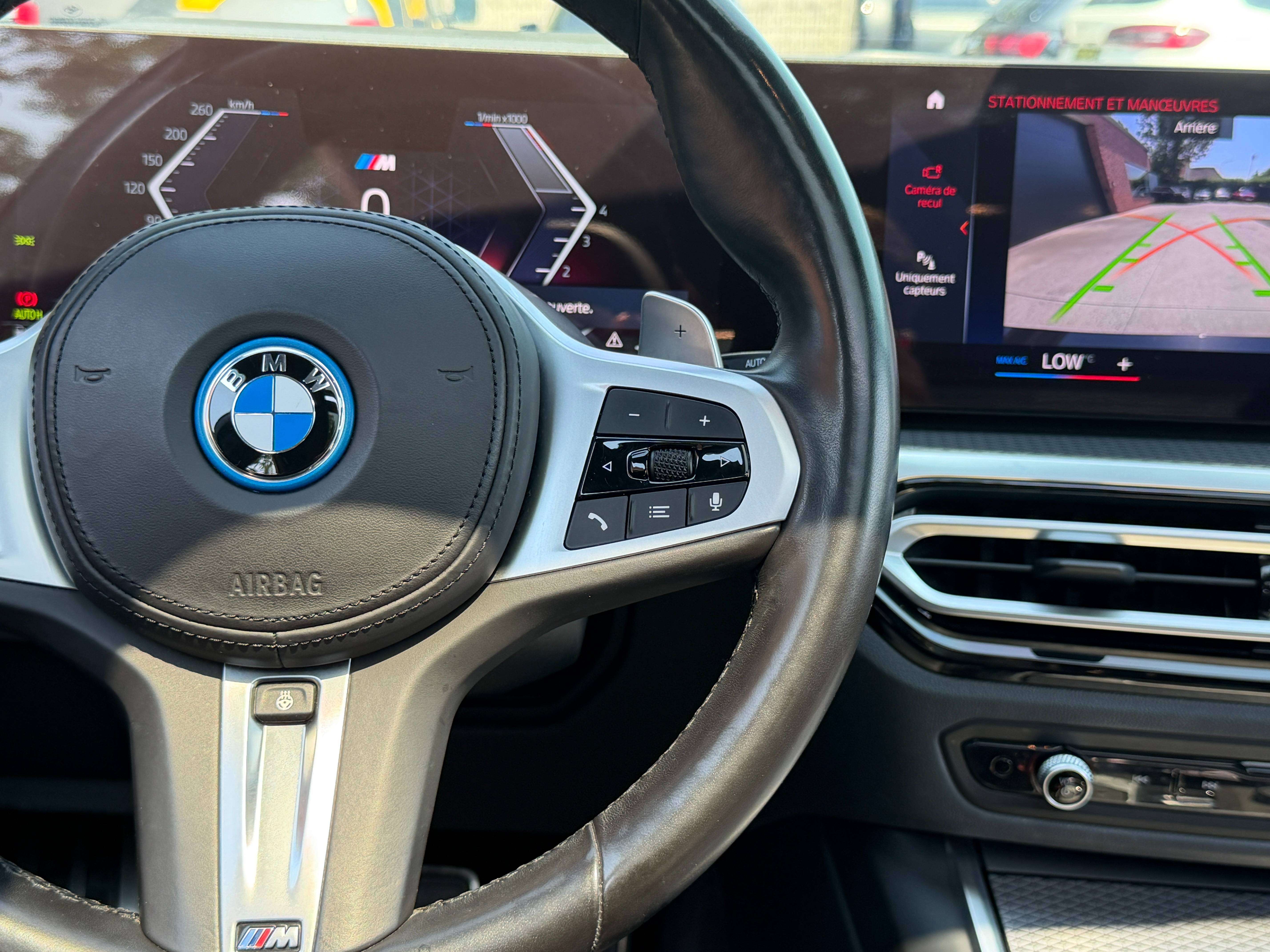 BMW 330 Pack M - Volant chauffant - Caméra - Toit ouvrant