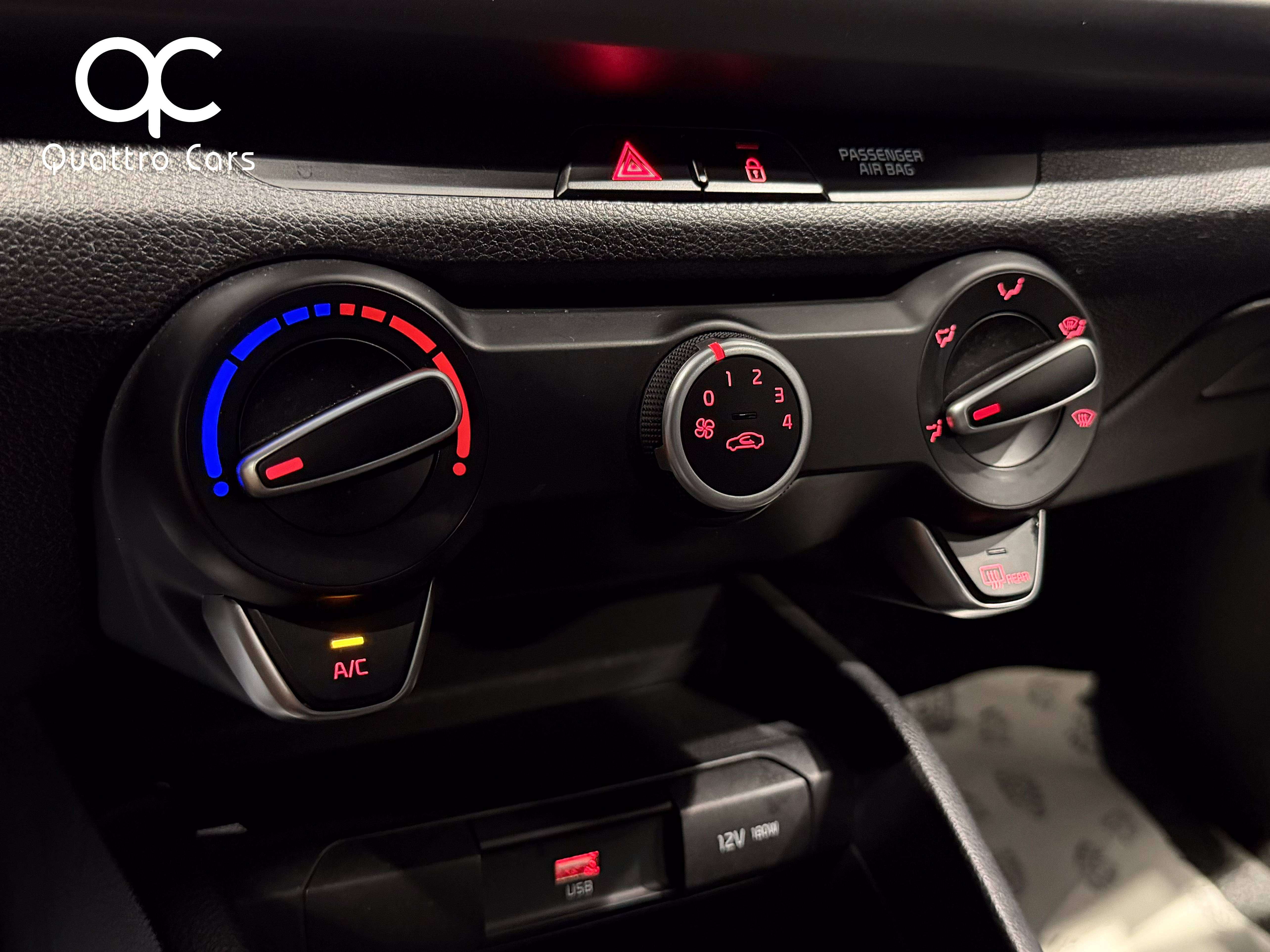 Kia Rio 1.2i / Car play / Camera / Clim / 1e Main