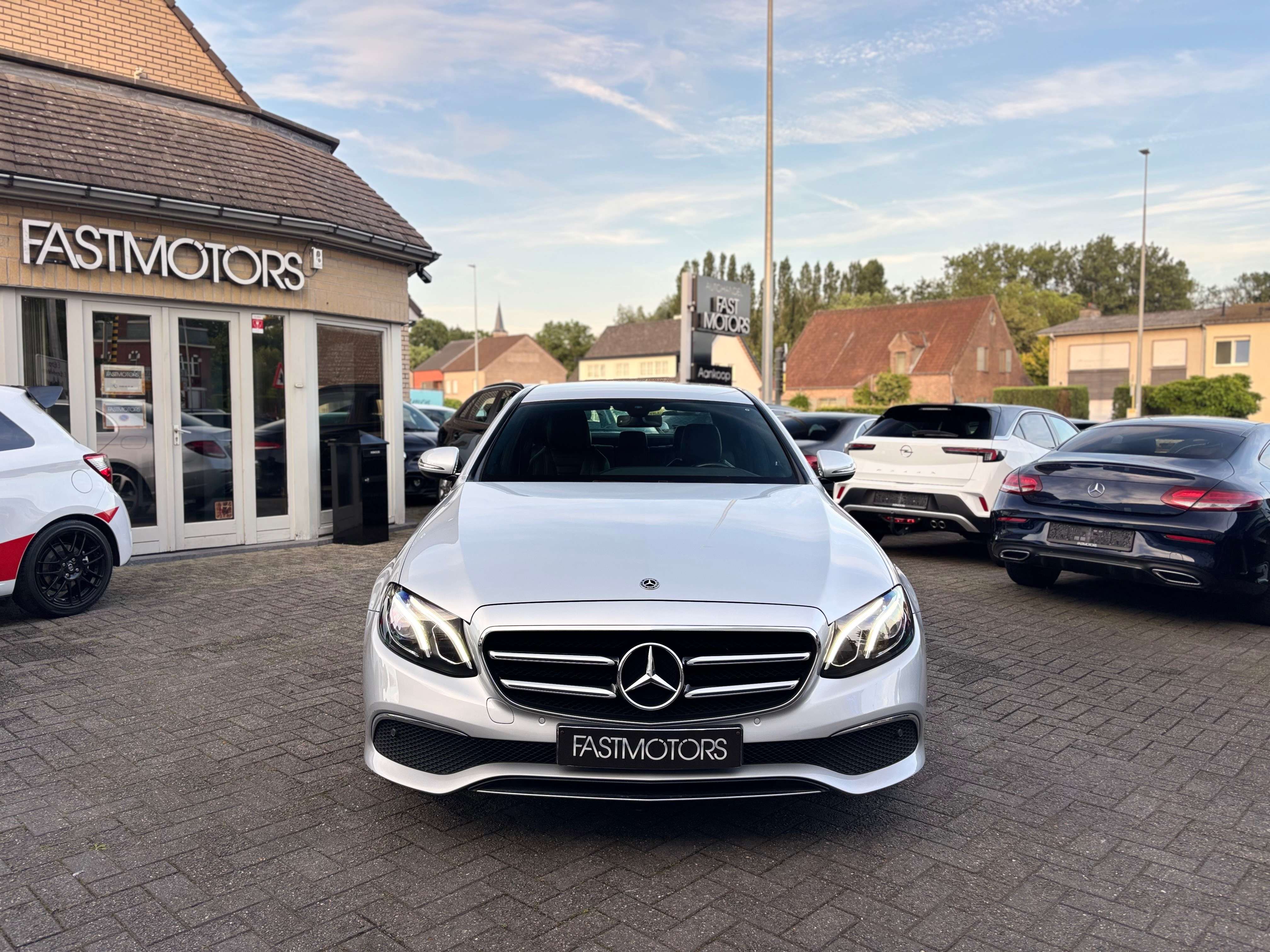 Mercedes-Benz E 200 E 200 Sport Line Full Led CarPlay Camera Carpass Ambiance Lights (EU6d-TEMP)