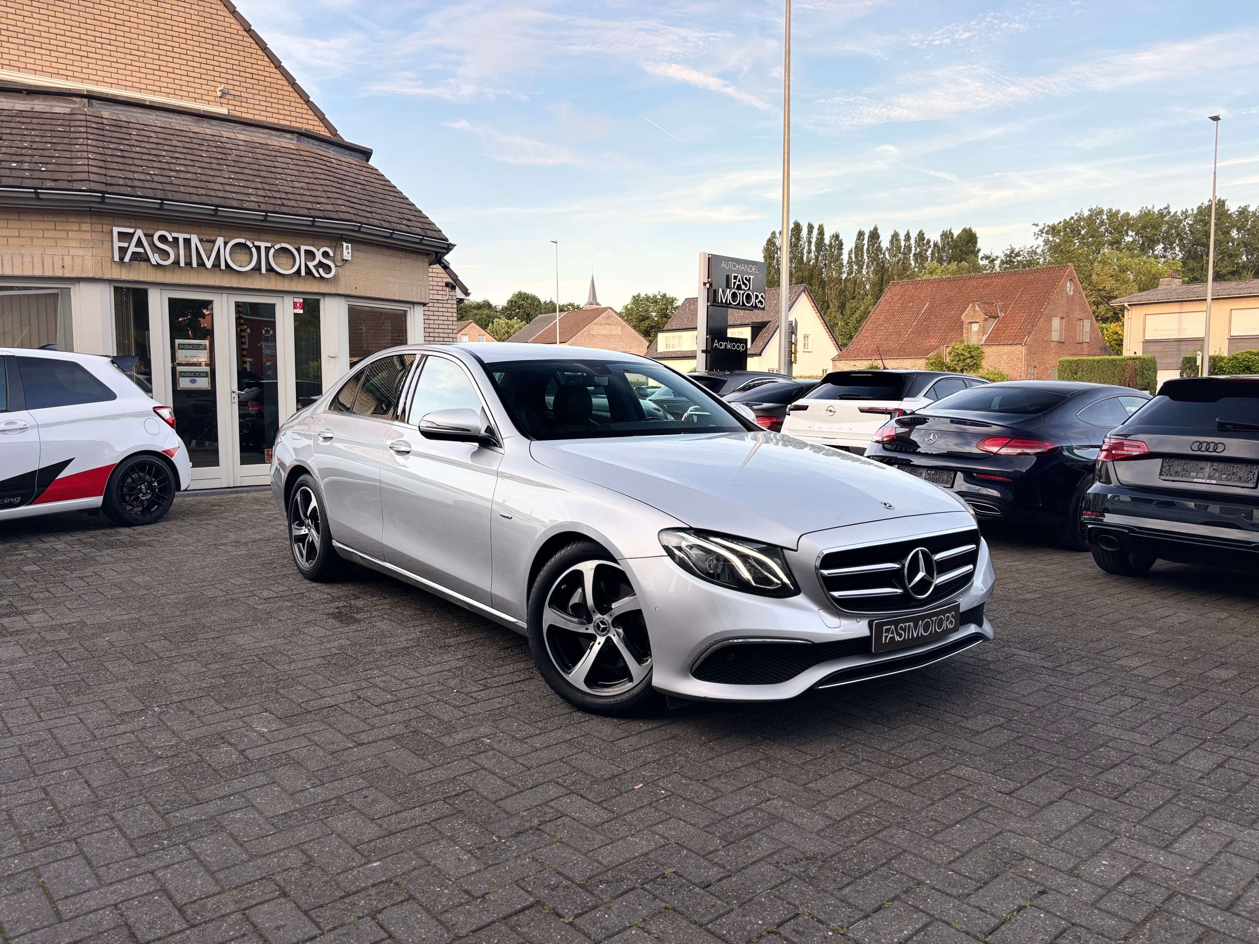 Mercedes-Benz E 200 E 200 Sport Line Full Led CarPlay Camera Carpass Ambiance Lights (EU6d-TEMP)
