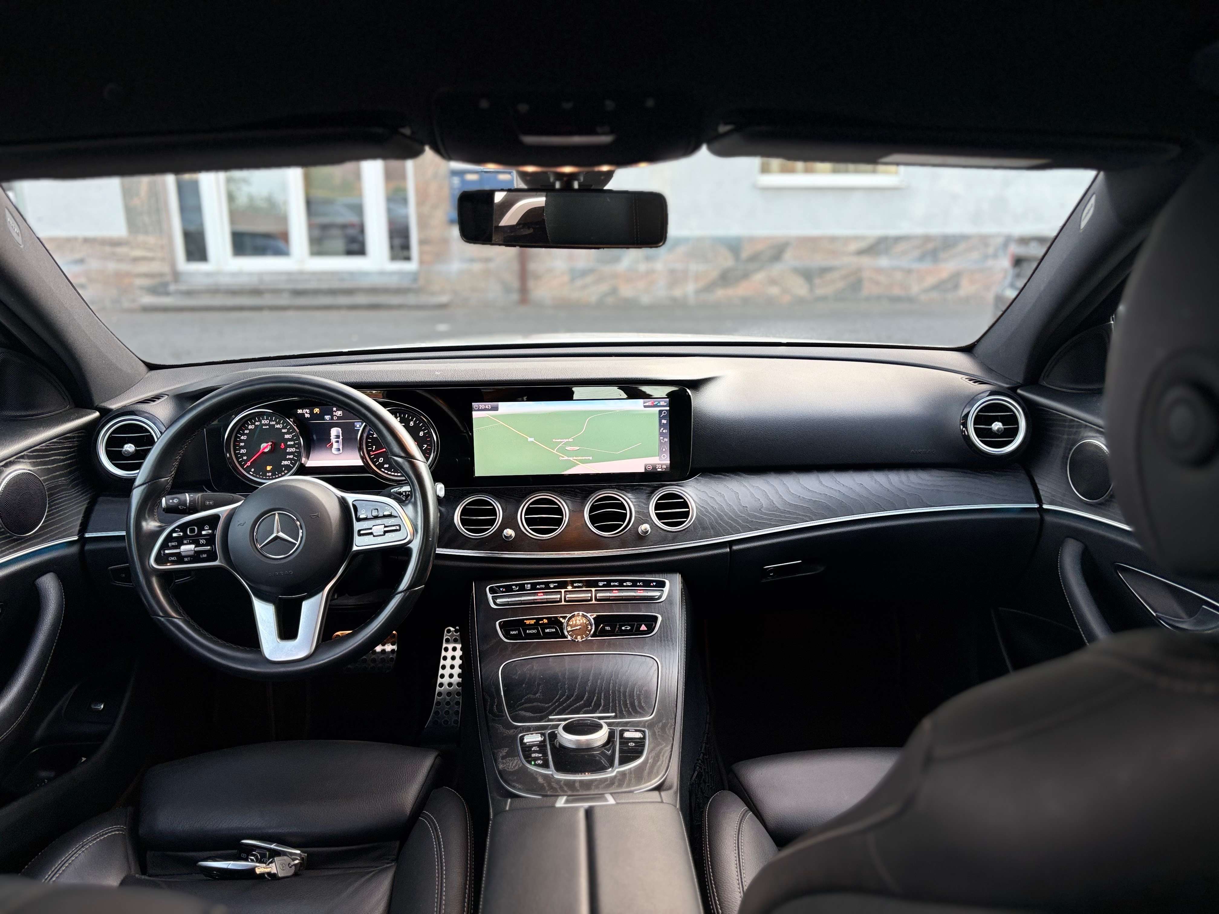 Mercedes-Benz E 200 E 200 Sport Line Full Led CarPlay Camera Carpass Ambiance Lights (EU6d-TEMP)