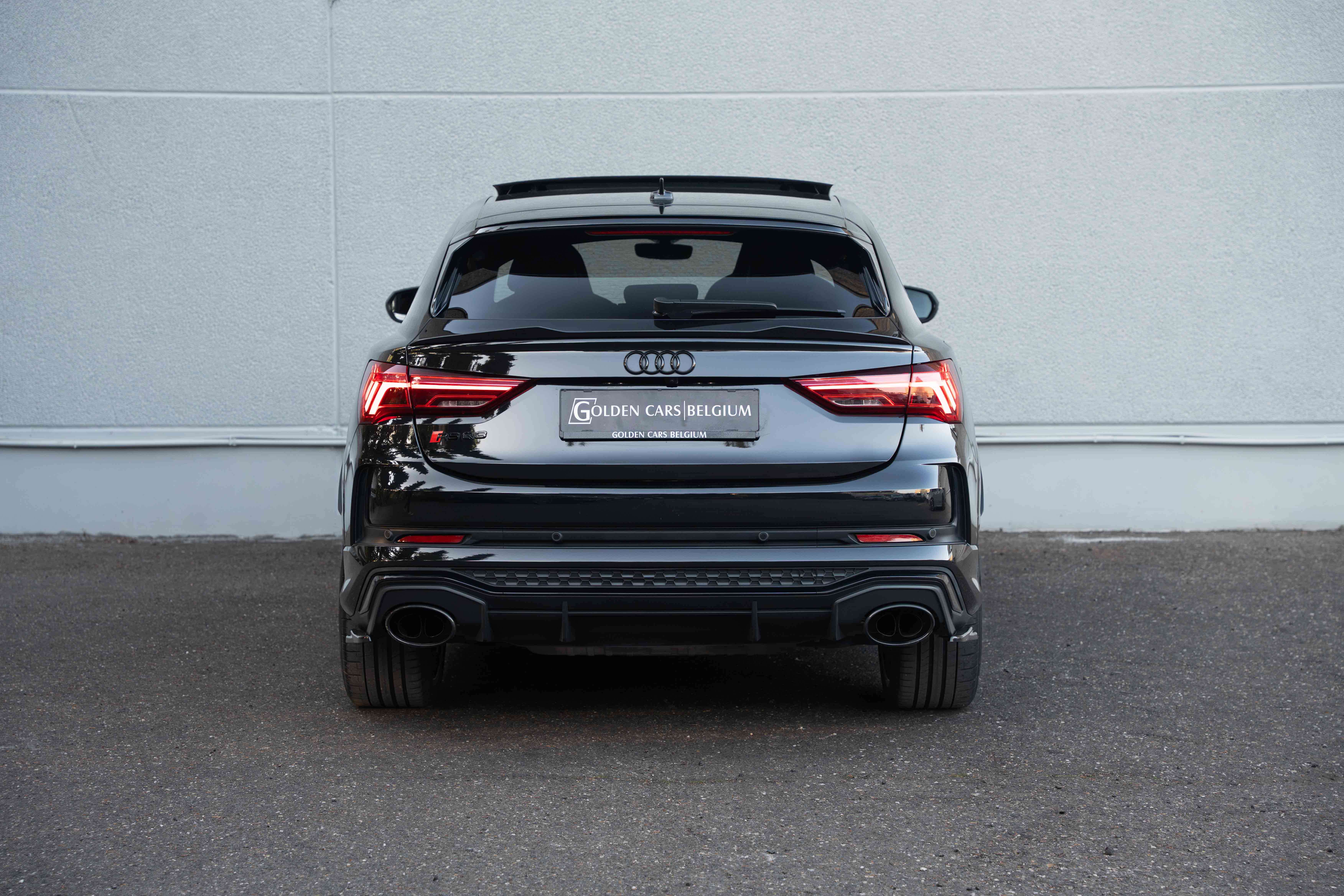 Audi RS Q3 Sportback 2.5 TFSI MATRIX/PANO/MAXTON/SONOS3D/AMBIENTE/360°/CARPLAY