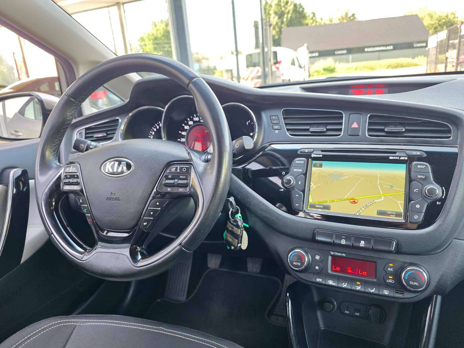 Kia Ceed / cee'd 🟢1.4 ESSENCE 101CV - GPS - ATT REMORQUE - CRUISE - GARANTIE 12 MOIS