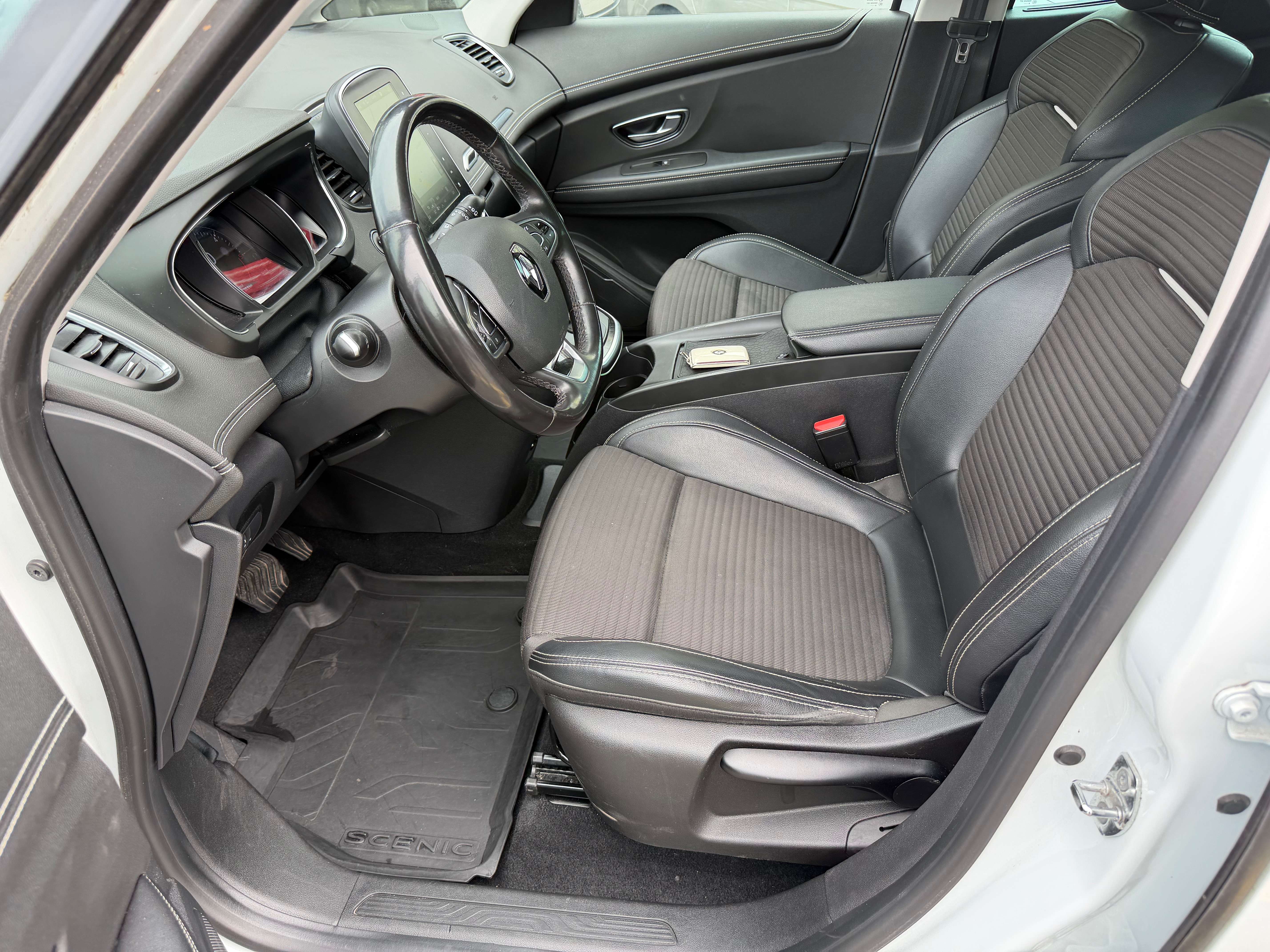 Renault Grand Scenic 1.7dCi*5PL*boîte auto*NAVI*CAMERA*BT*USB*AUX*