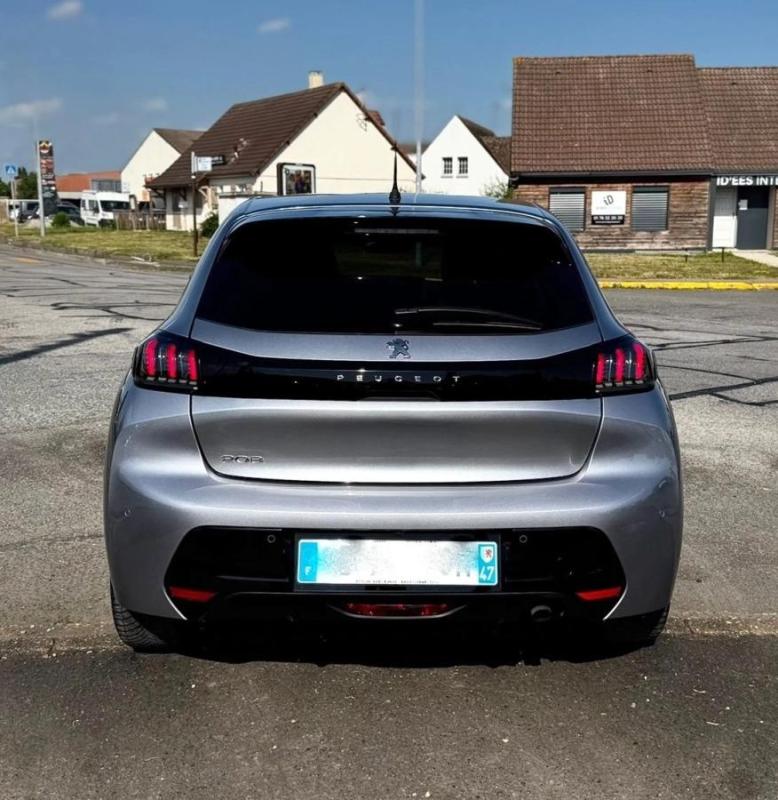 Peugeot 208 1.2 PT 100CV Allure Business 7492 HT