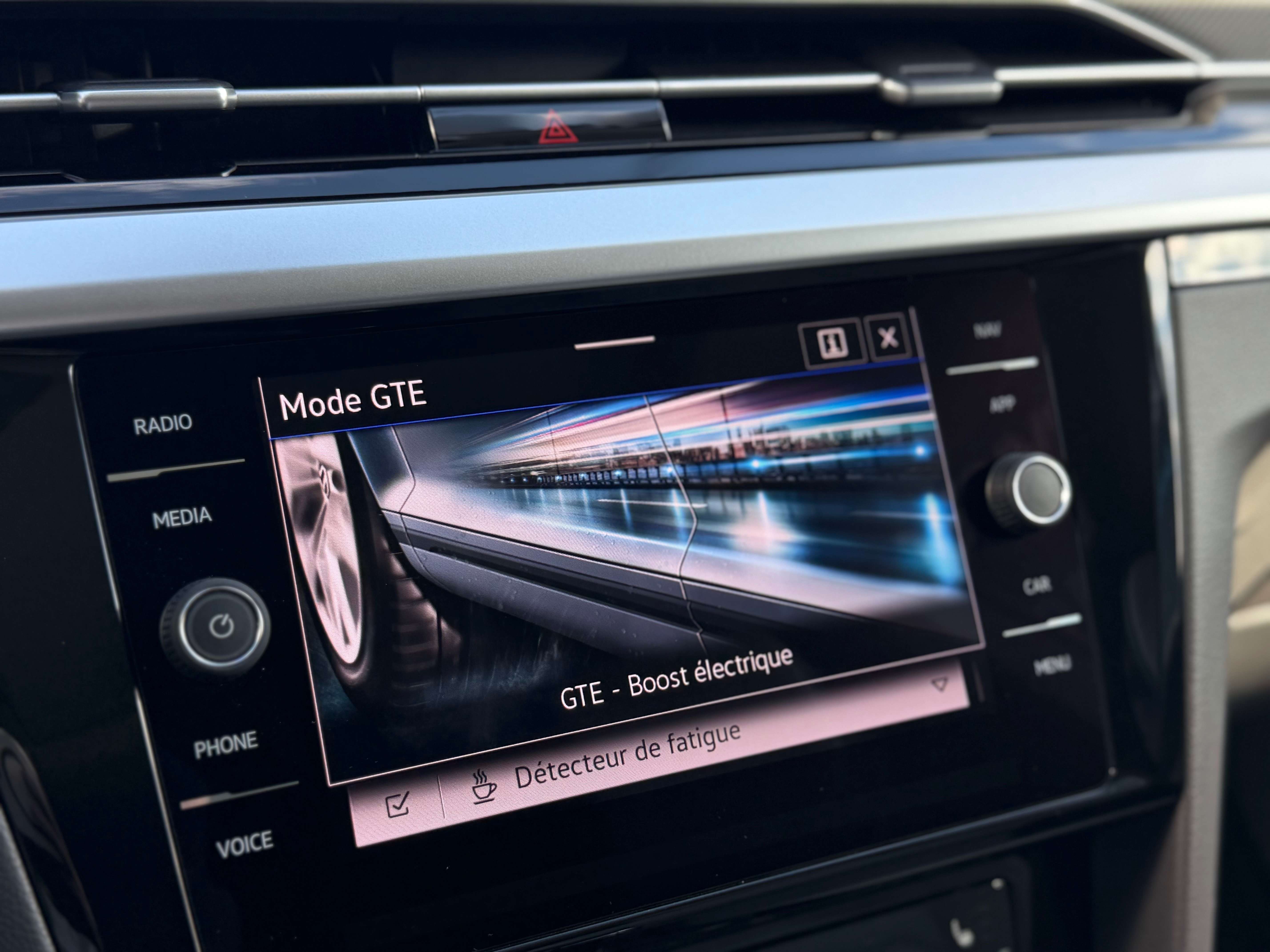 Volkswagen Arteon eHybrid 1.4 DSG (160 kW) TOIT PANO - COCKPIT - DISTRO - SIDE ASSIST - PARK ASSIST - FRONT ASSIST - PARK ASSIST - FULL OP: