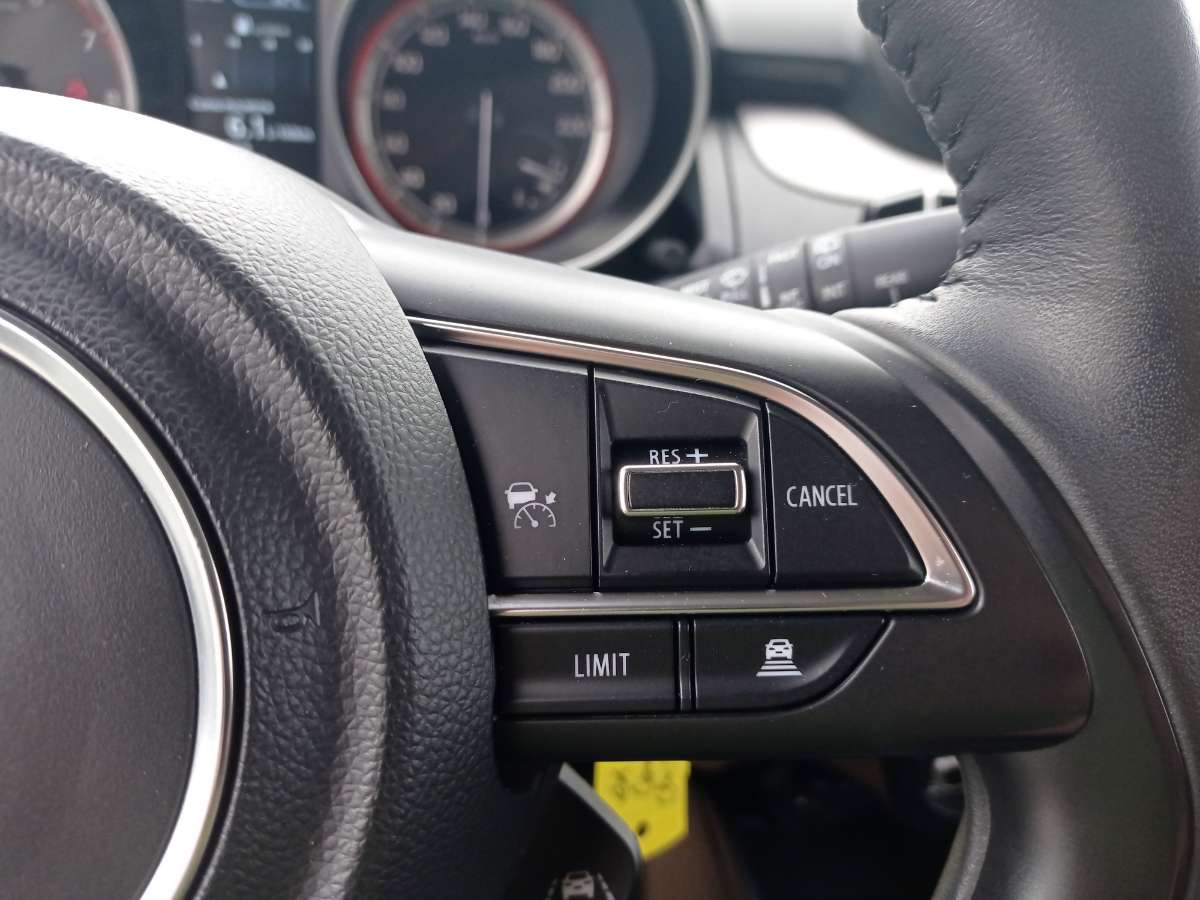Suzuki Swift GL+   MILD  HYBRID