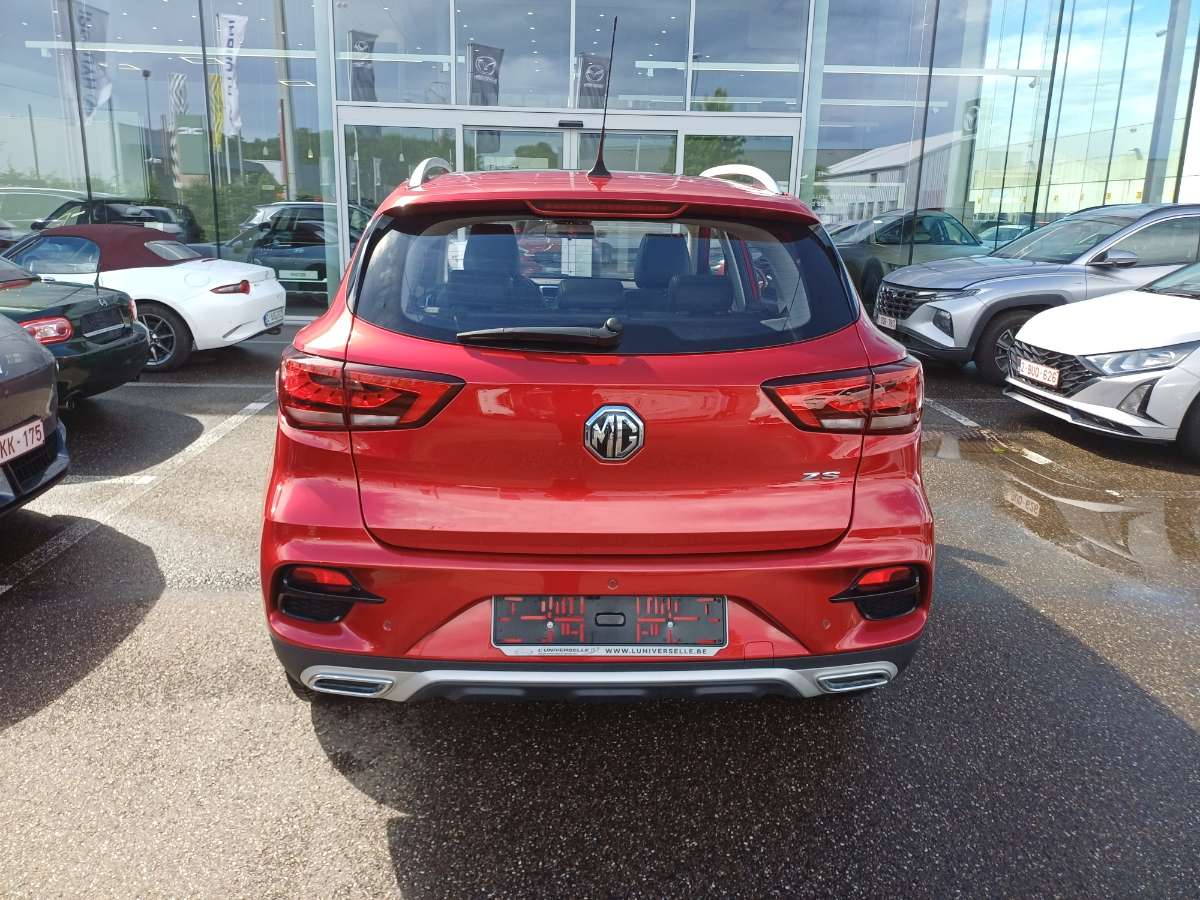 MG ZS LUXURY