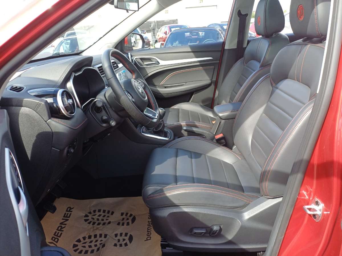 MG ZS LUXURY