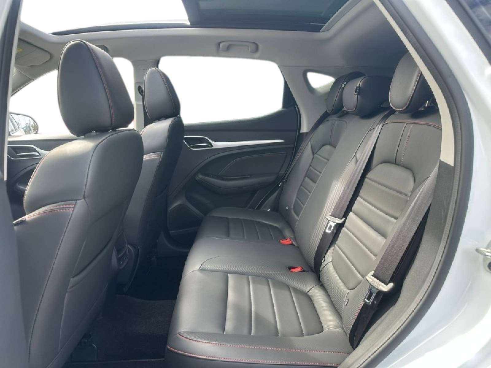 MG ZS LUXURY