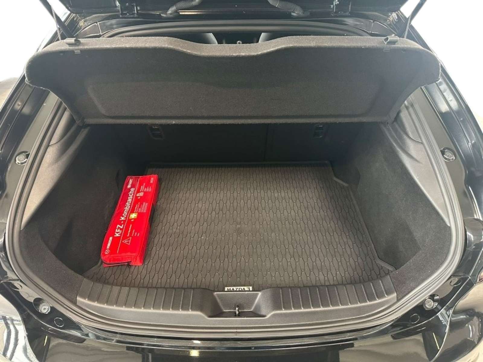 Mazda 3 HOMURA AUTO