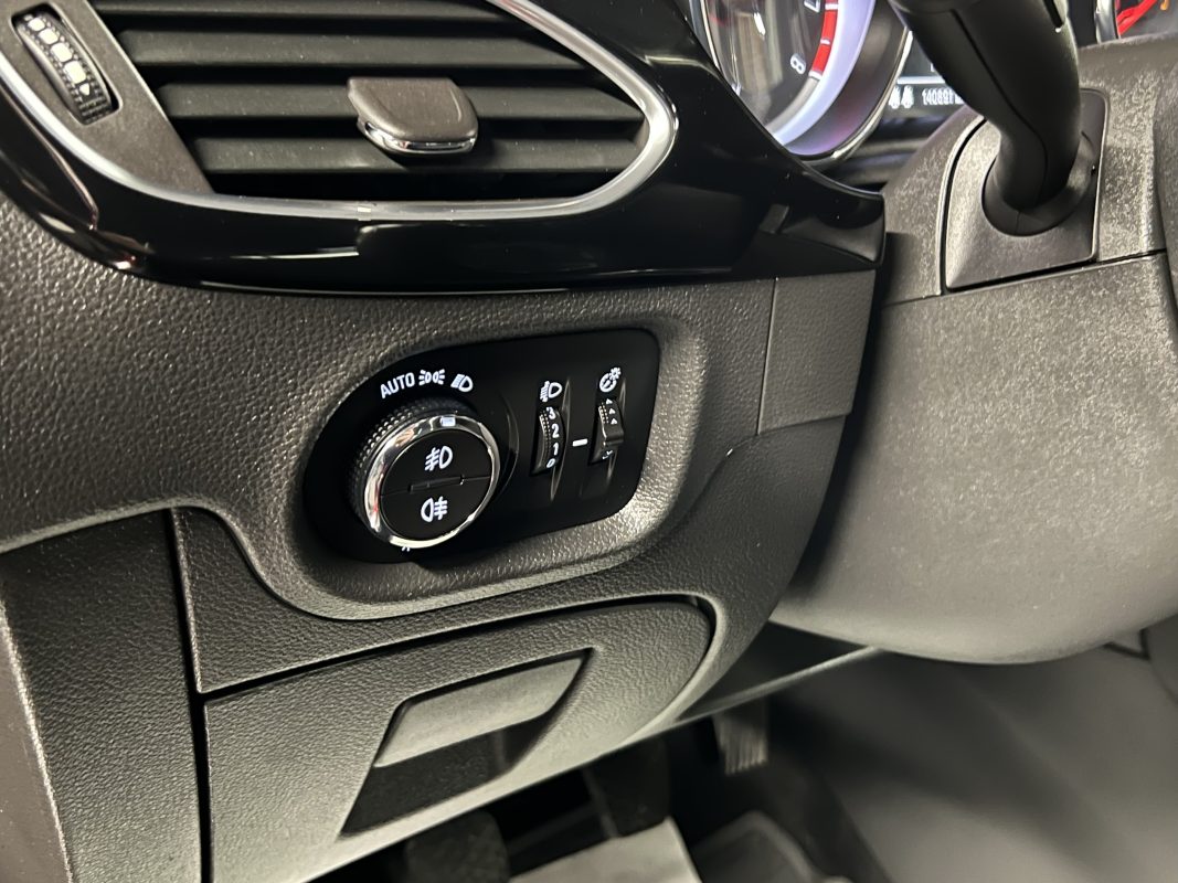 Opel Astra V INNOVATION 1.0 TURBO 105 Cv EcoFLEX APPLE CARPLAY & ANDROID / 5 PORTES - GARANTIE 1 AN