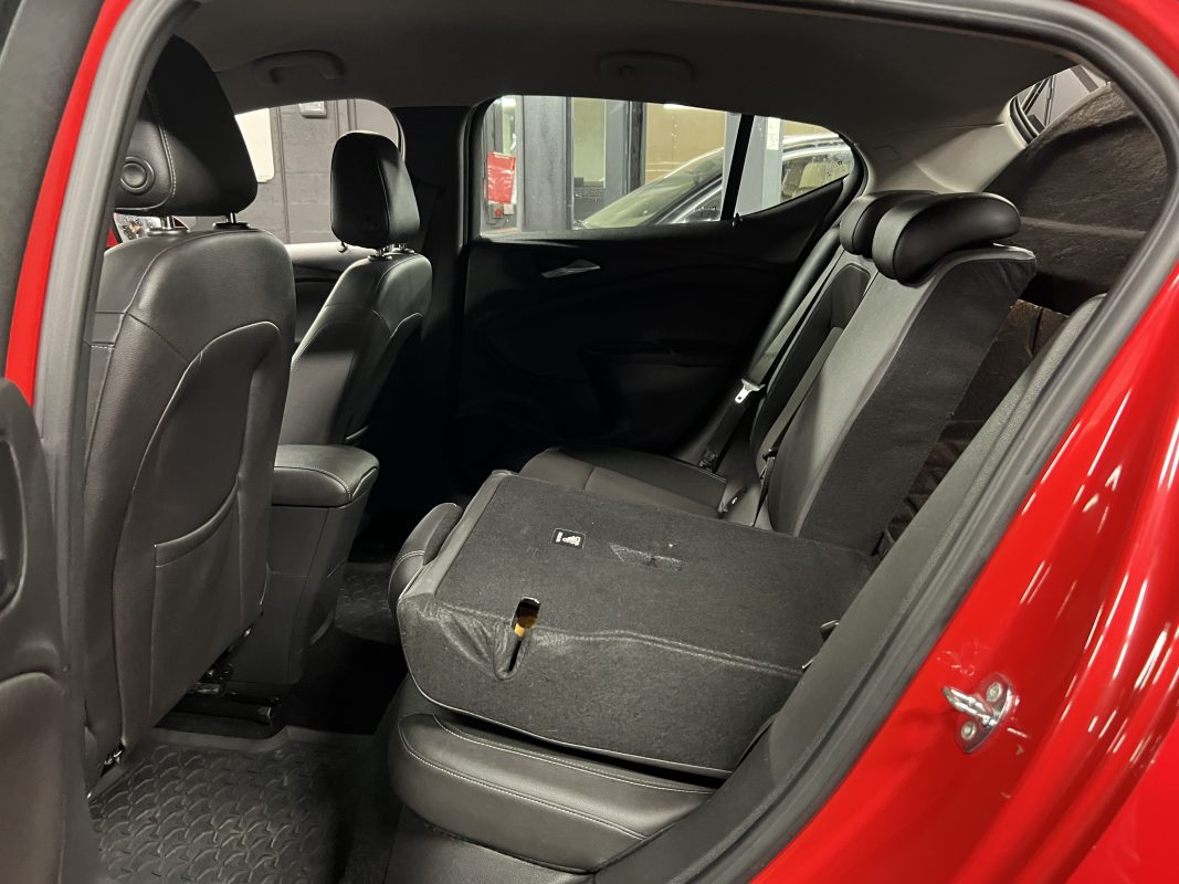Opel Astra V INNOVATION 1.0 TURBO 105 Cv EcoFLEX APPLE CARPLAY & ANDROID / 5 PORTES - GARANTIE 1 AN