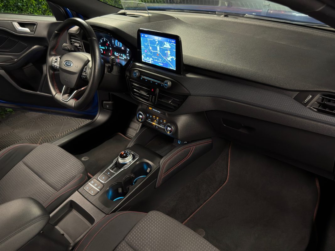 Ford Focus 4 IV ST LINE 2.0 TDCI 150 Cv BOITE AUTO 8 / APPLE & ANDROID CAMERA GPS - GARANTIE 1 AN