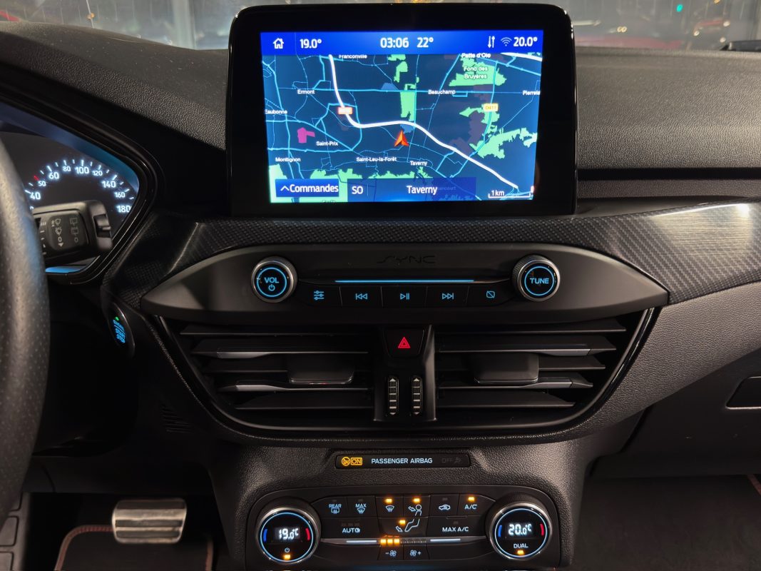 Ford Focus 4 IV ST LINE 2.0 TDCI 150 Cv BOITE AUTO 8 / APPLE & ANDROID CAMERA GPS - GARANTIE 1 AN