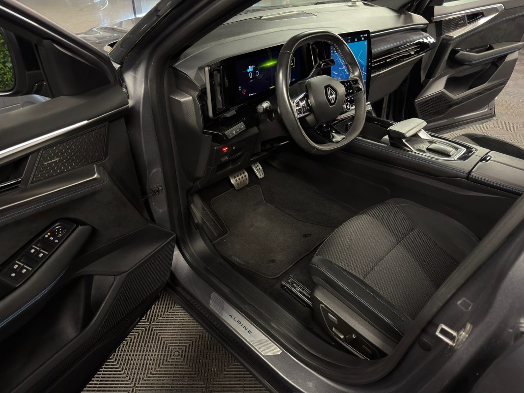 Renault Austral 1.2 E-TECH 200 TECHNO ESPRIT ALPINE 4CONTROL ADVANCED