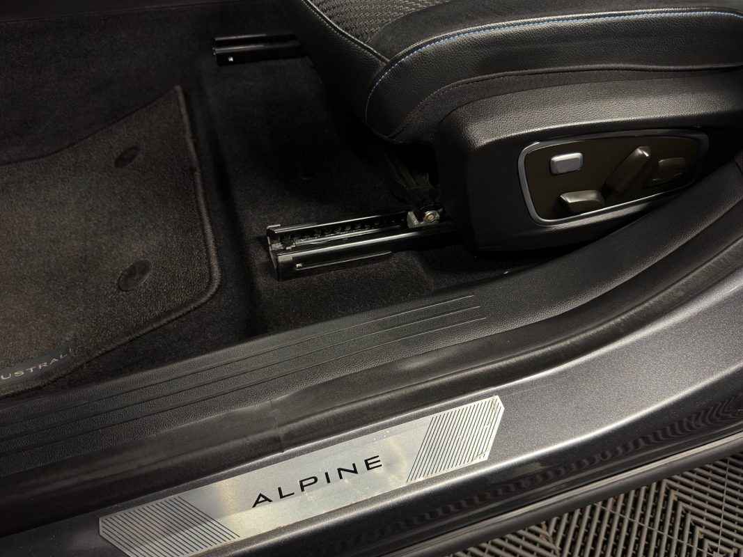 Renault Austral 1.2 E-TECH 200 TECHNO ESPRIT ALPINE 4CONTROL ADVANCED
