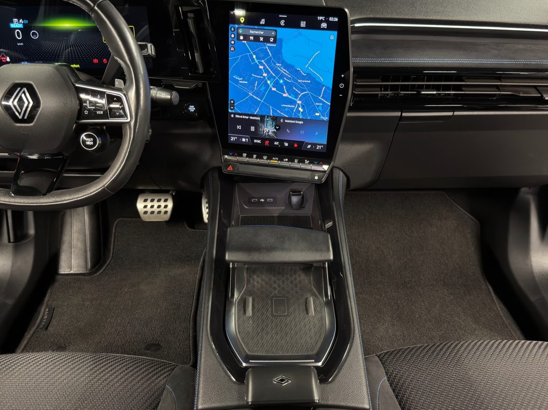 Renault Austral 1.2 E-TECH 200 TECHNO ESPRIT ALPINE 4CONTROL ADVANCED