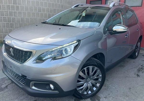 Peugeot 2008 1.2i Style S + NAVI + CLIM + BOÎTE AUTOMATIQUE