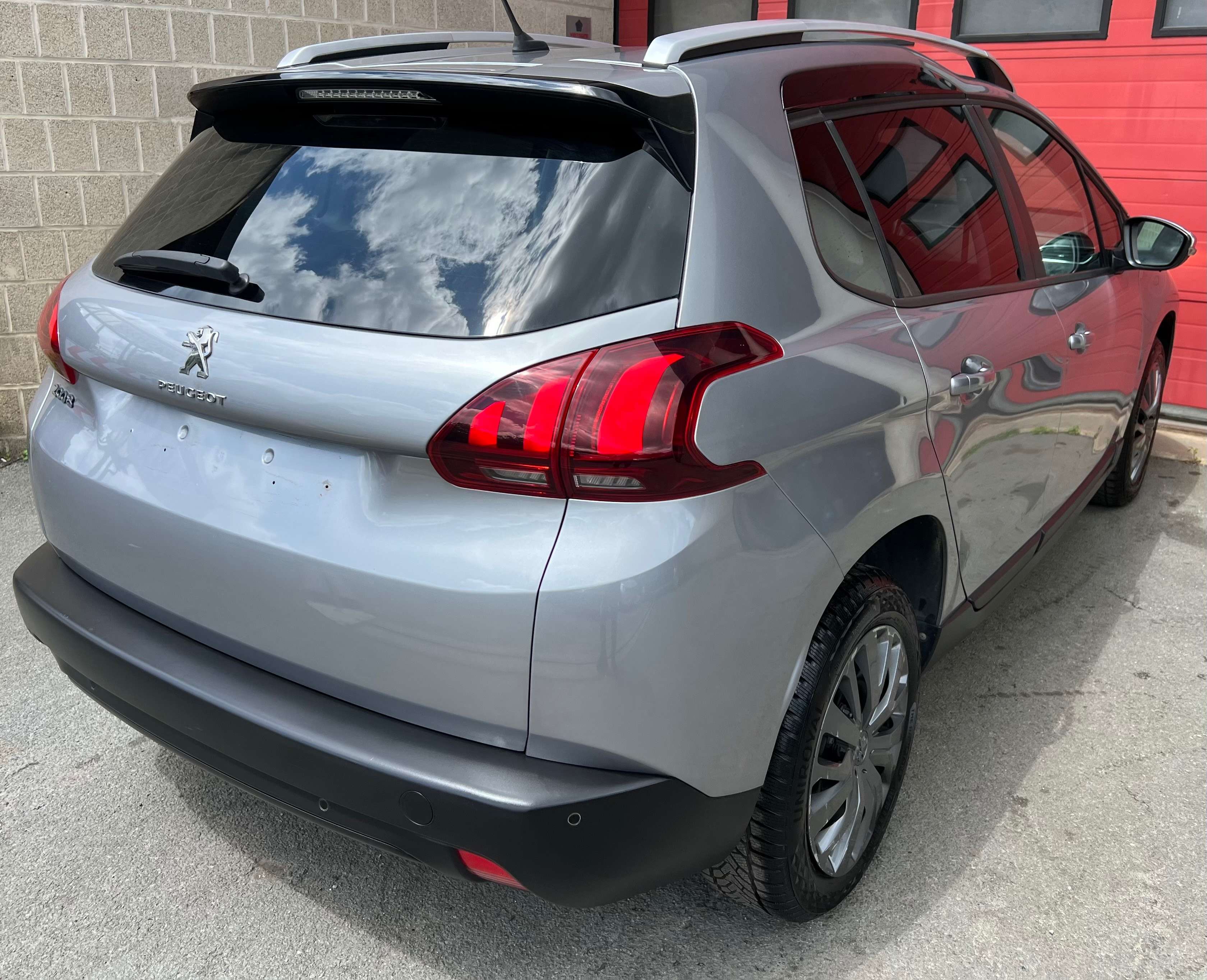 Peugeot 2008 1.2i Style S + NAVI + CLIM + BOÎTE AUTOMATIQUE