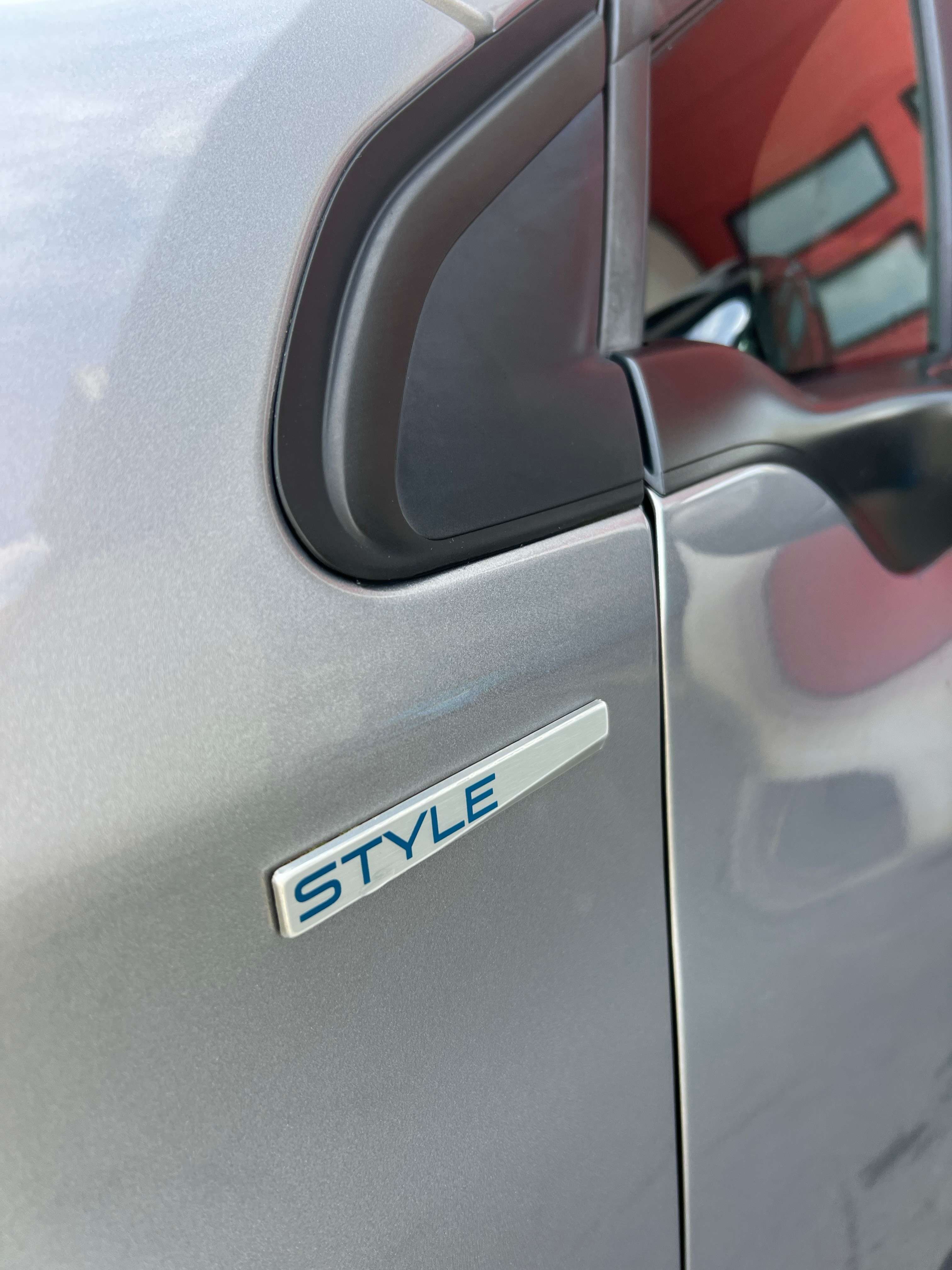Peugeot 2008 1.2i Style S + NAVI + CLIM + BOÎTE AUTOMATIQUE