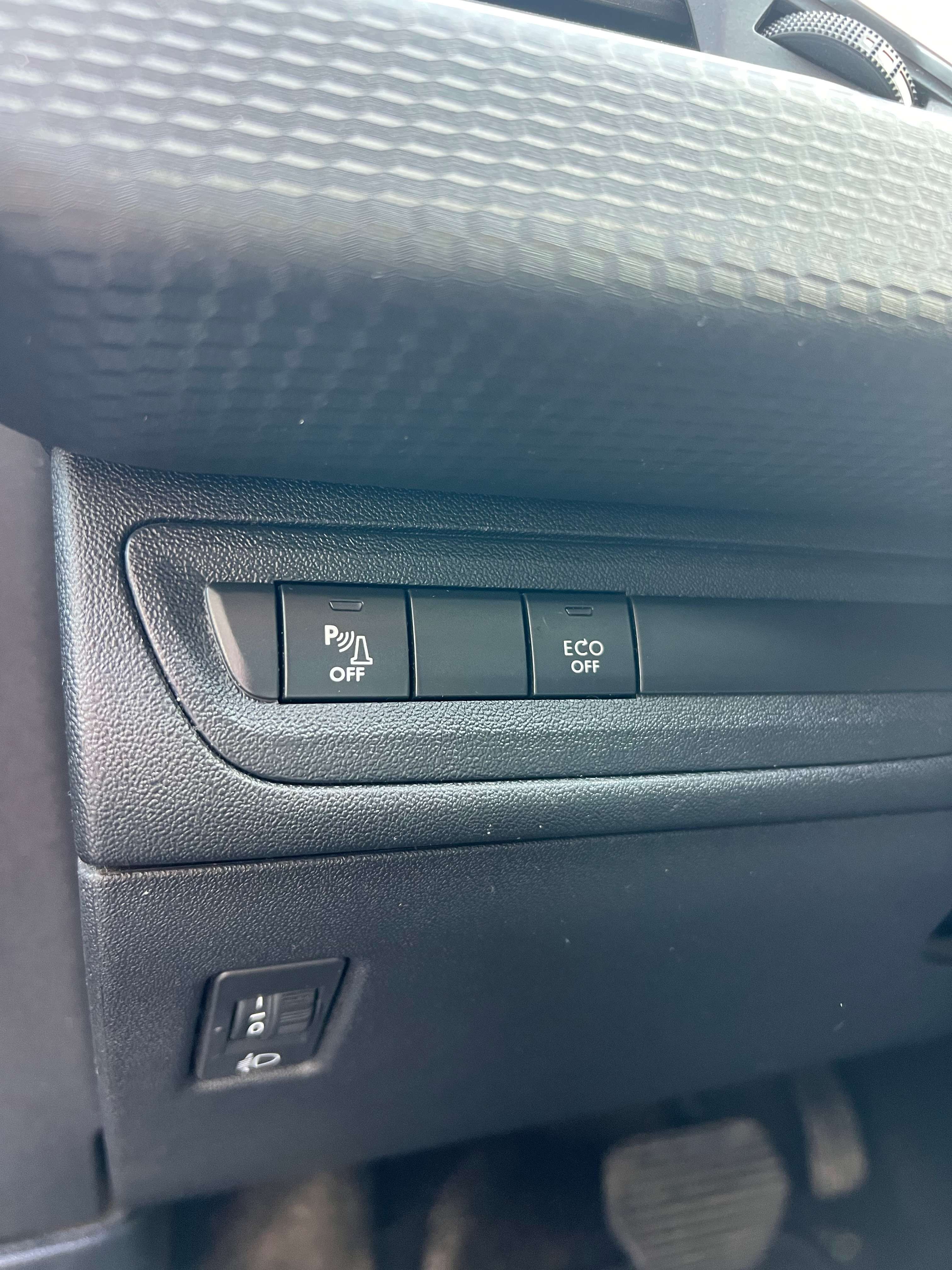 Peugeot 2008 1.2i Style S + NAVI + CLIM + BOÎTE AUTOMATIQUE