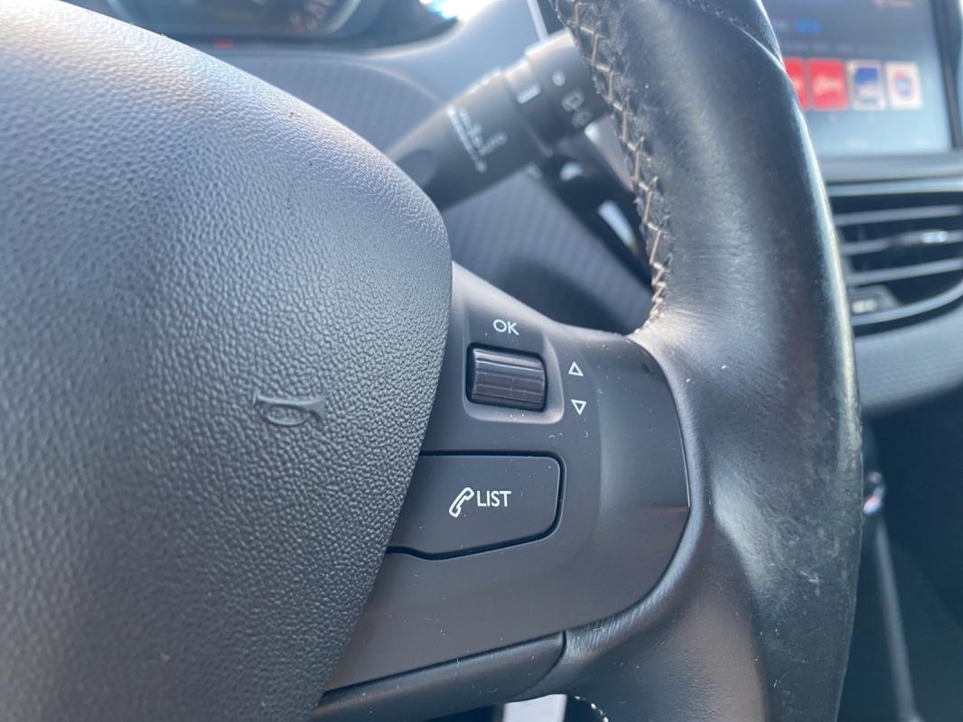 Peugeot 208 110ch SS BVM5 Allure