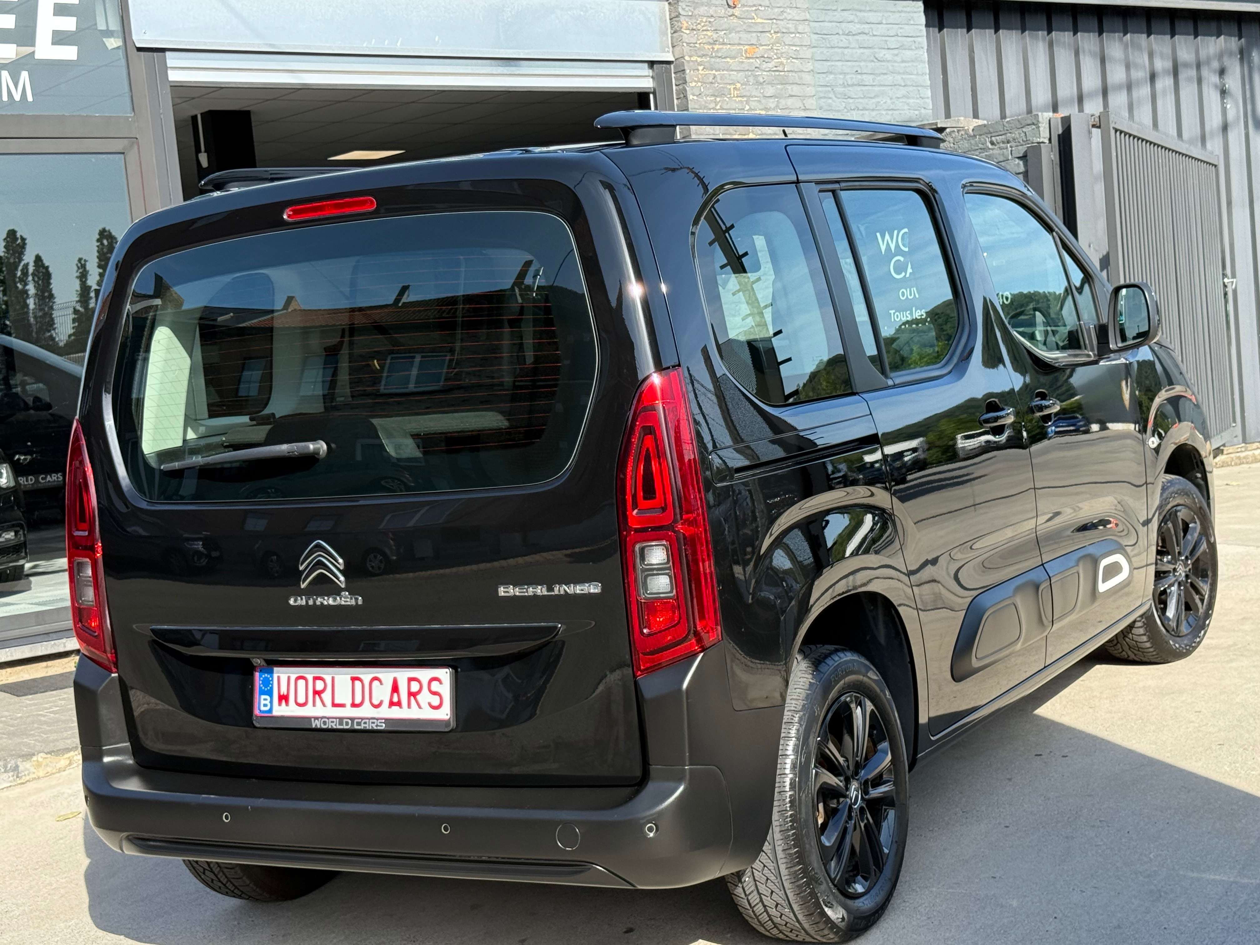 Citroen Berlingo 1.5 BlueHDi AUTOMATIQUE - CAMERA360° - NAVIGATION - FRONT ASSIST - GARANTIE 12MOIS