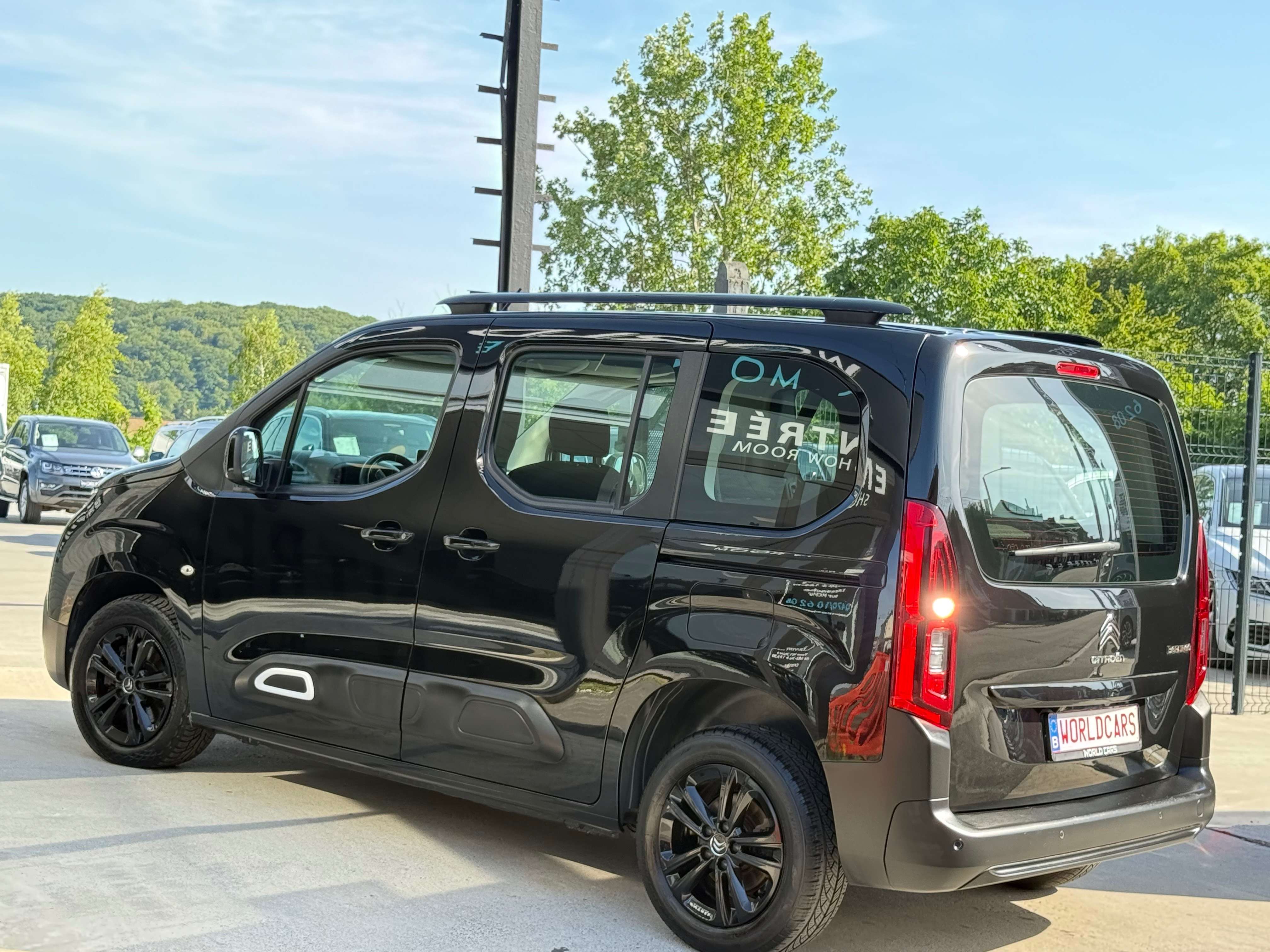 Citroen Berlingo 1.5 BlueHDi AUTOMATIQUE - CAMERA360° - NAVIGATION - FRONT ASSIST - GARANTIE 12MOIS
