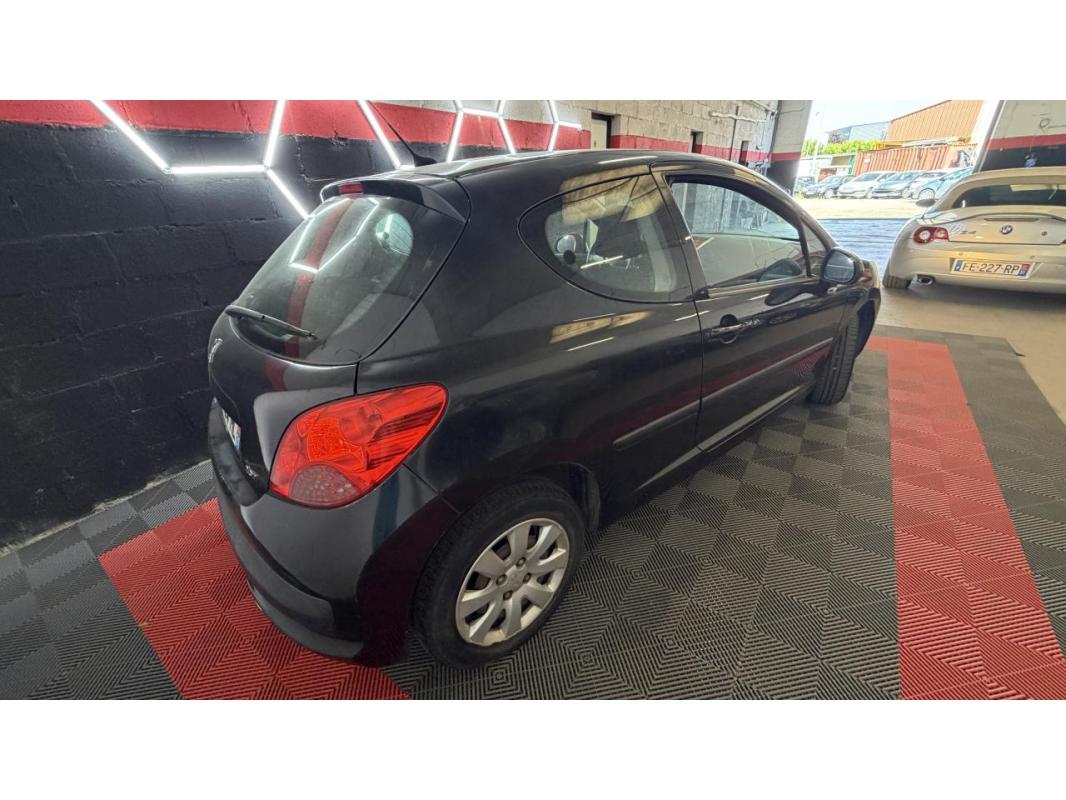Peugeot 207 DANS L ETAT 1.4 VTi Style
