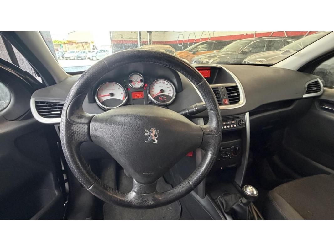 Peugeot 207 DANS L ETAT 1.4 VTi Style