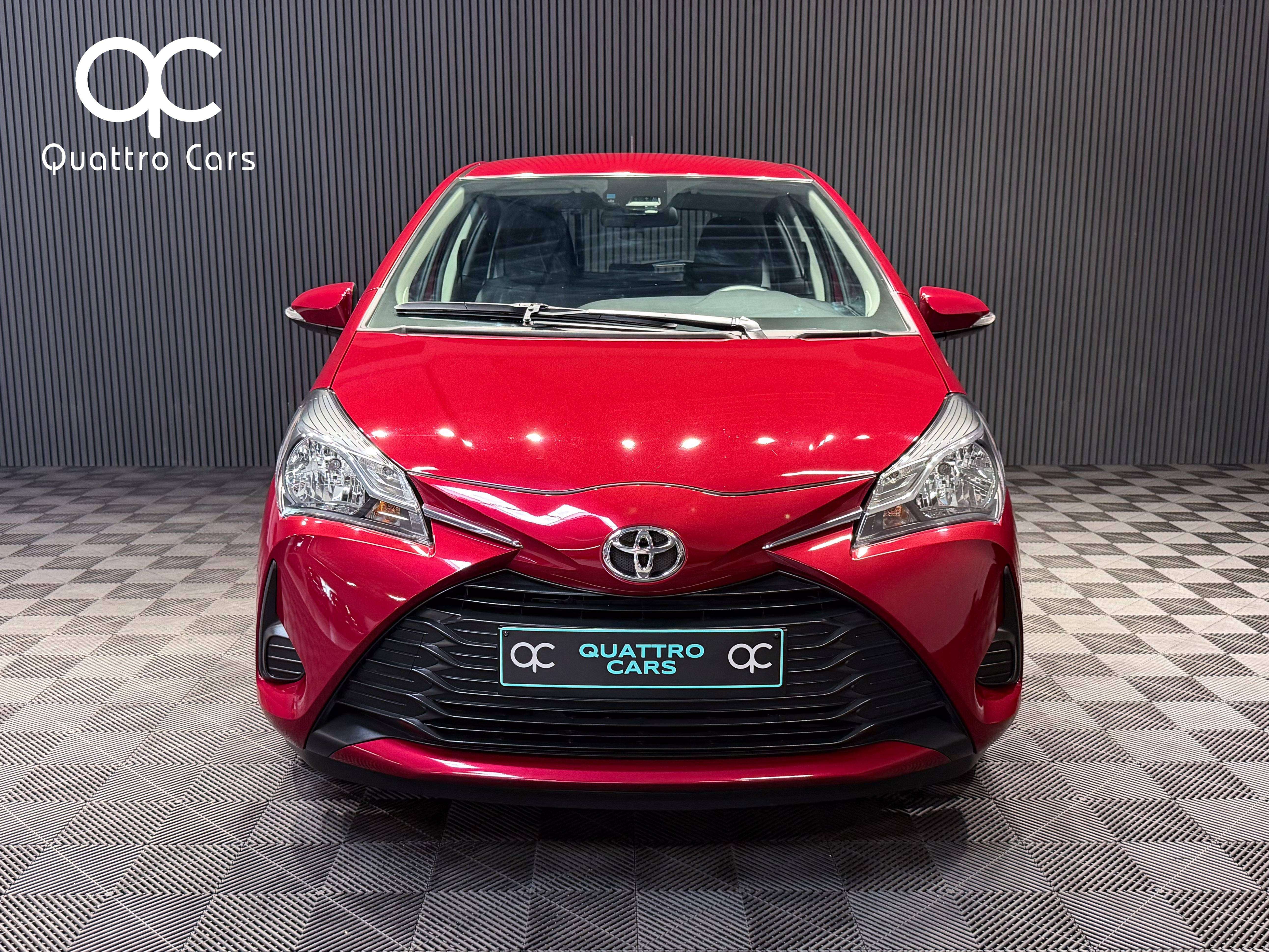 Toyota Yaris 1.0i VVT-i / 1e Main / Ecran / Bluetooth / Clim